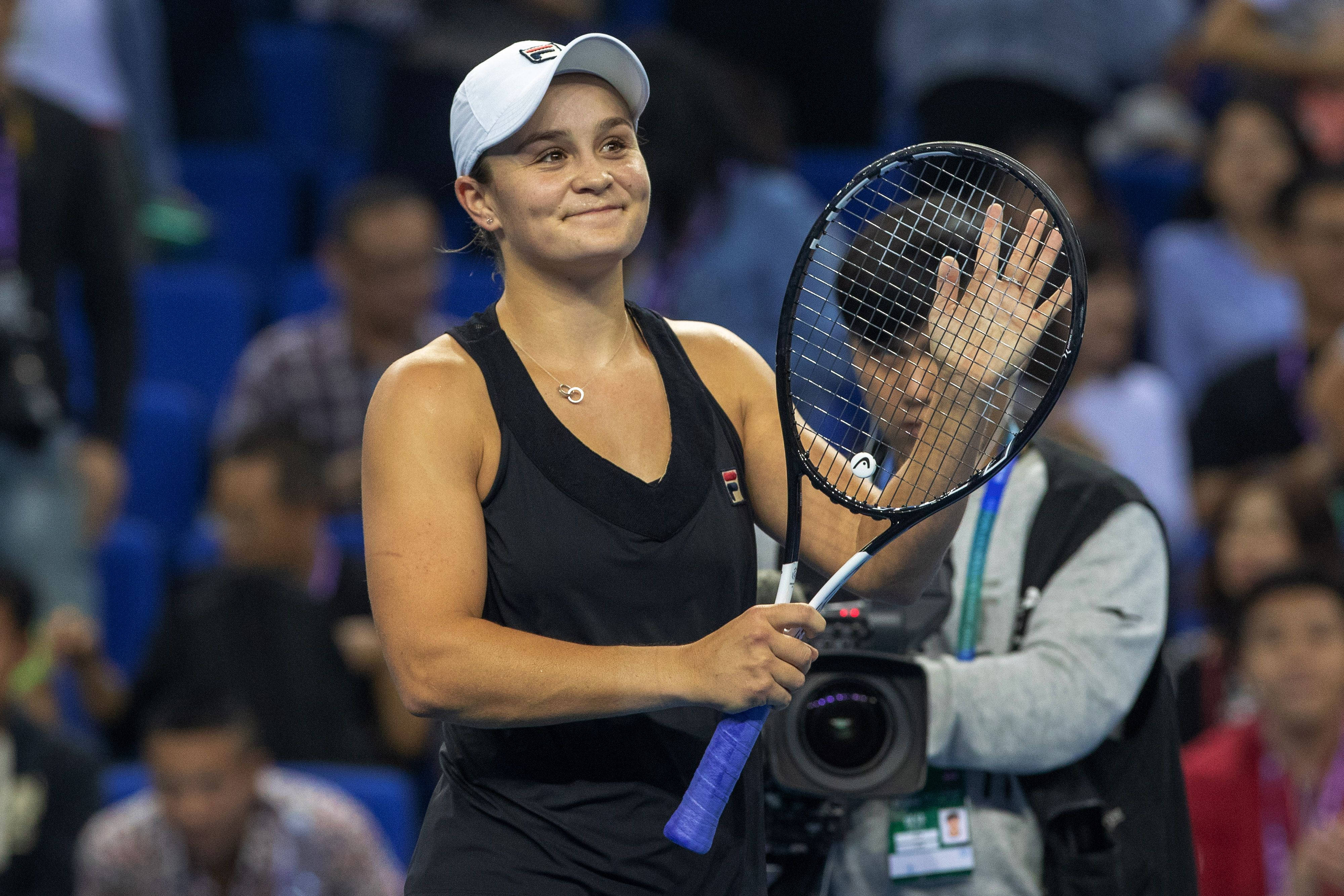 Ashleigh Barty, black tennis racket, black outfit, 4K Desktop Wallpaper