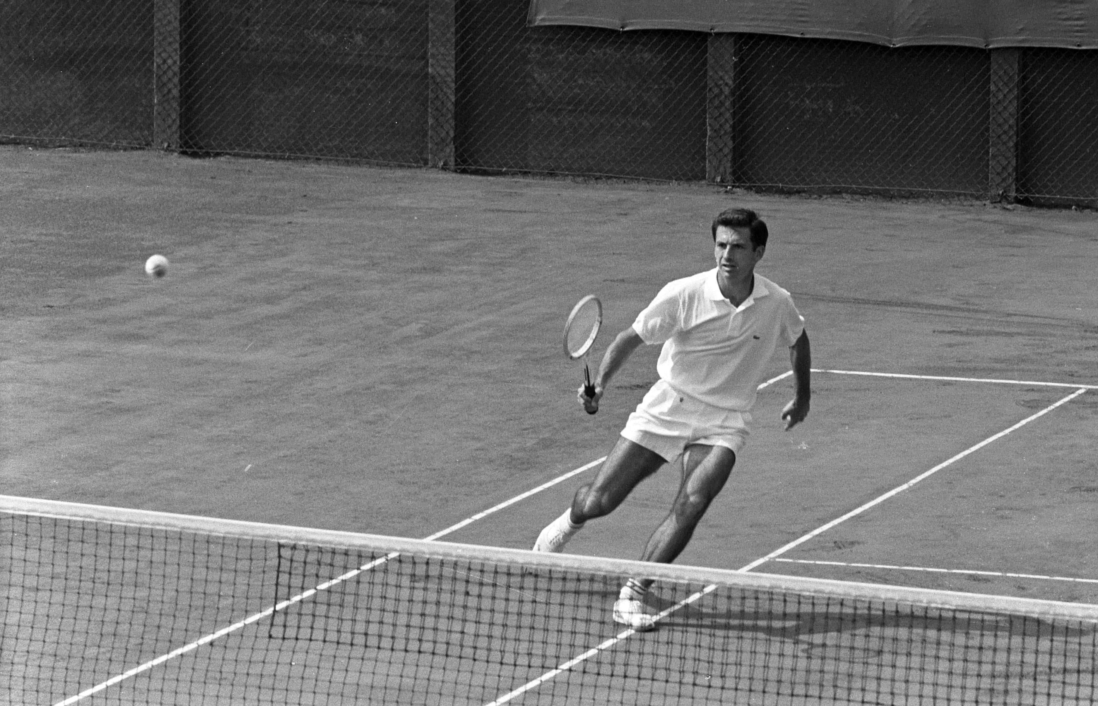 Ashley Cooper, 1962 Dutch Professional Tennis Championships, clay court, 2K Desktop Wallpaper