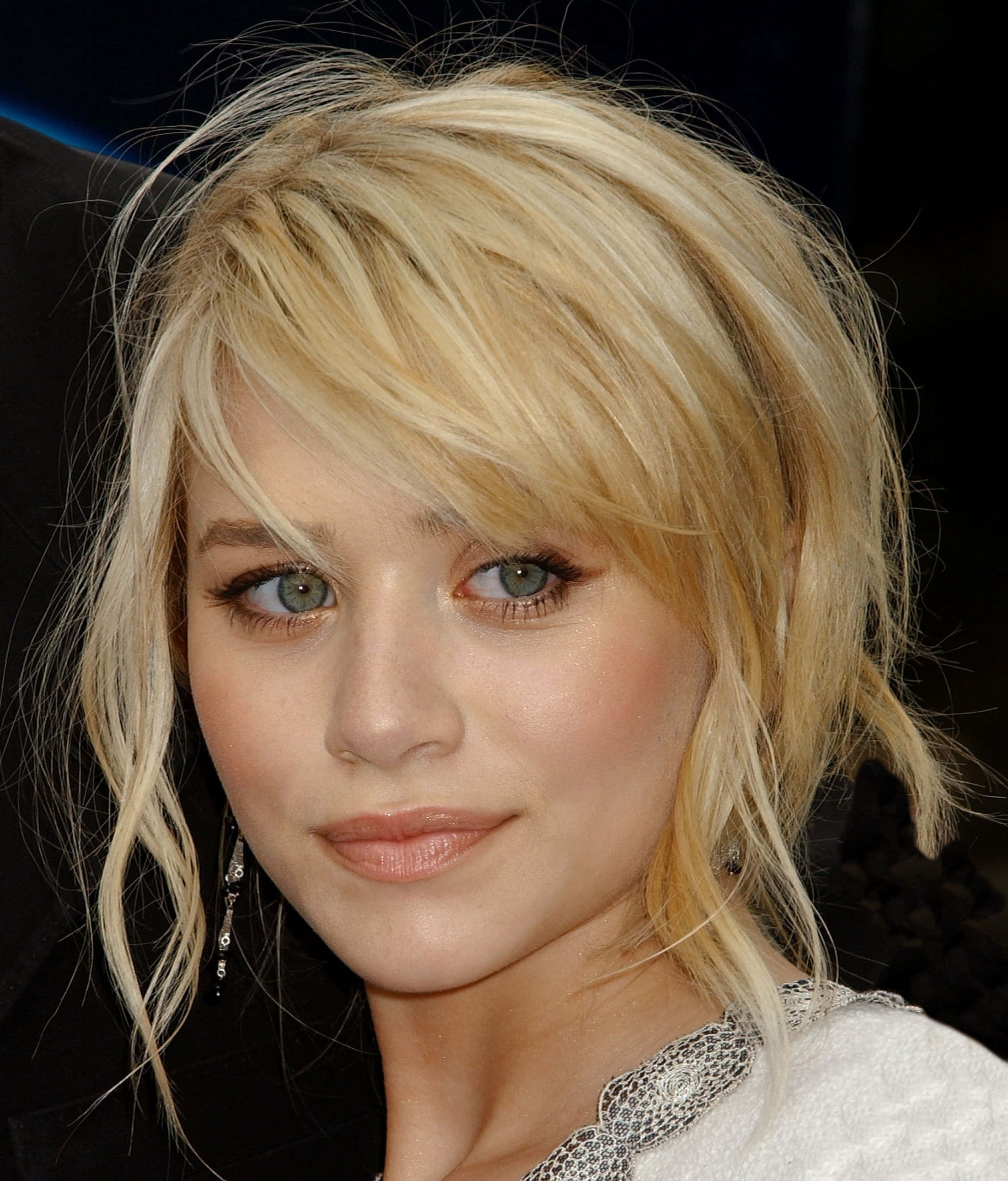 Ashley Olsen, blonde woman, soft bangs, 2K Phone Wallpaper