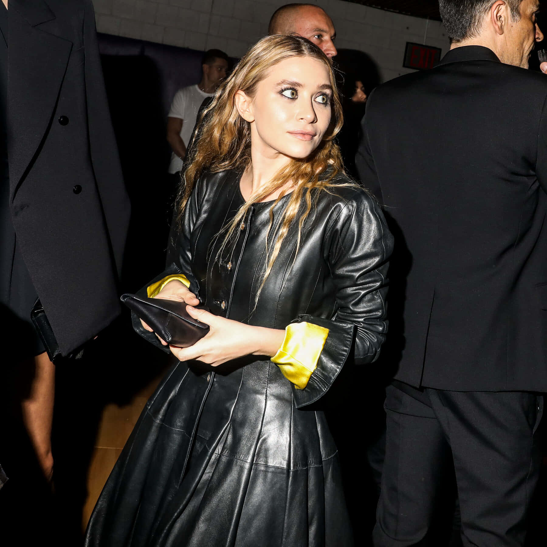 Ashley Olsen, black leather dress, yellow satin cuffs, HD Desktop Wallpaper