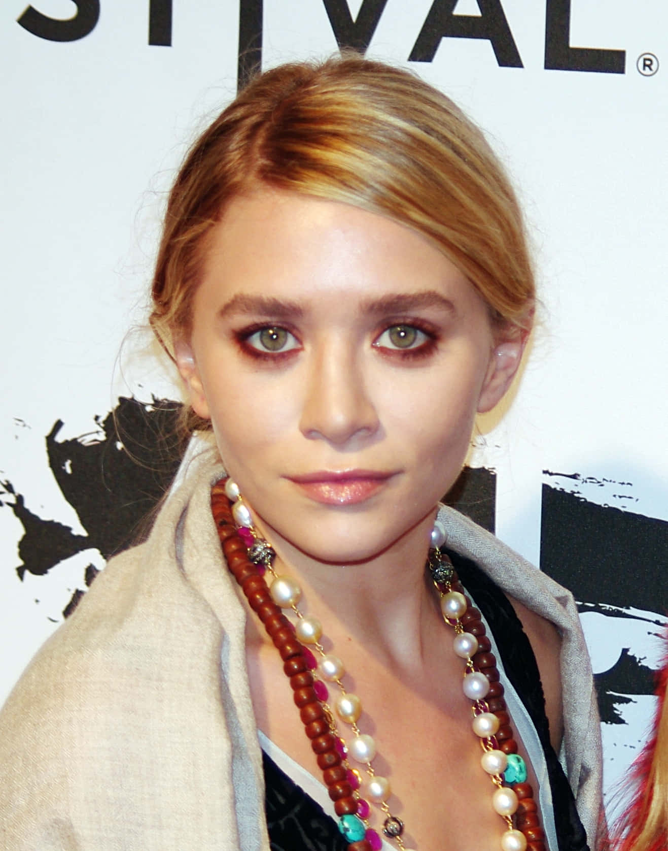 Ashley Olsen, black dress, festival event, HD Phone Wallpaper