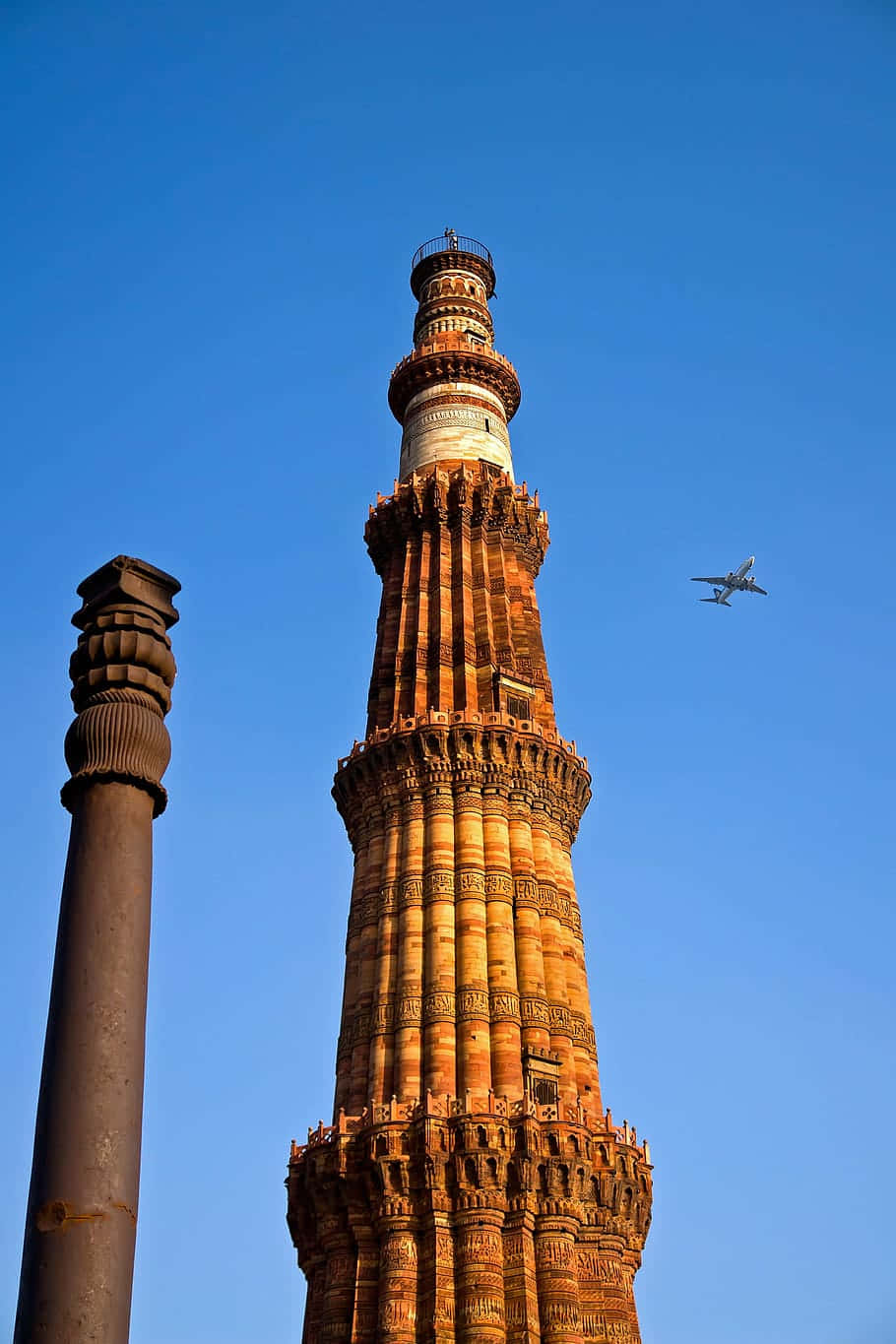 Ashoka Pillar, ancient stone minaret, intricate carvings, HD Phone Wallpaper