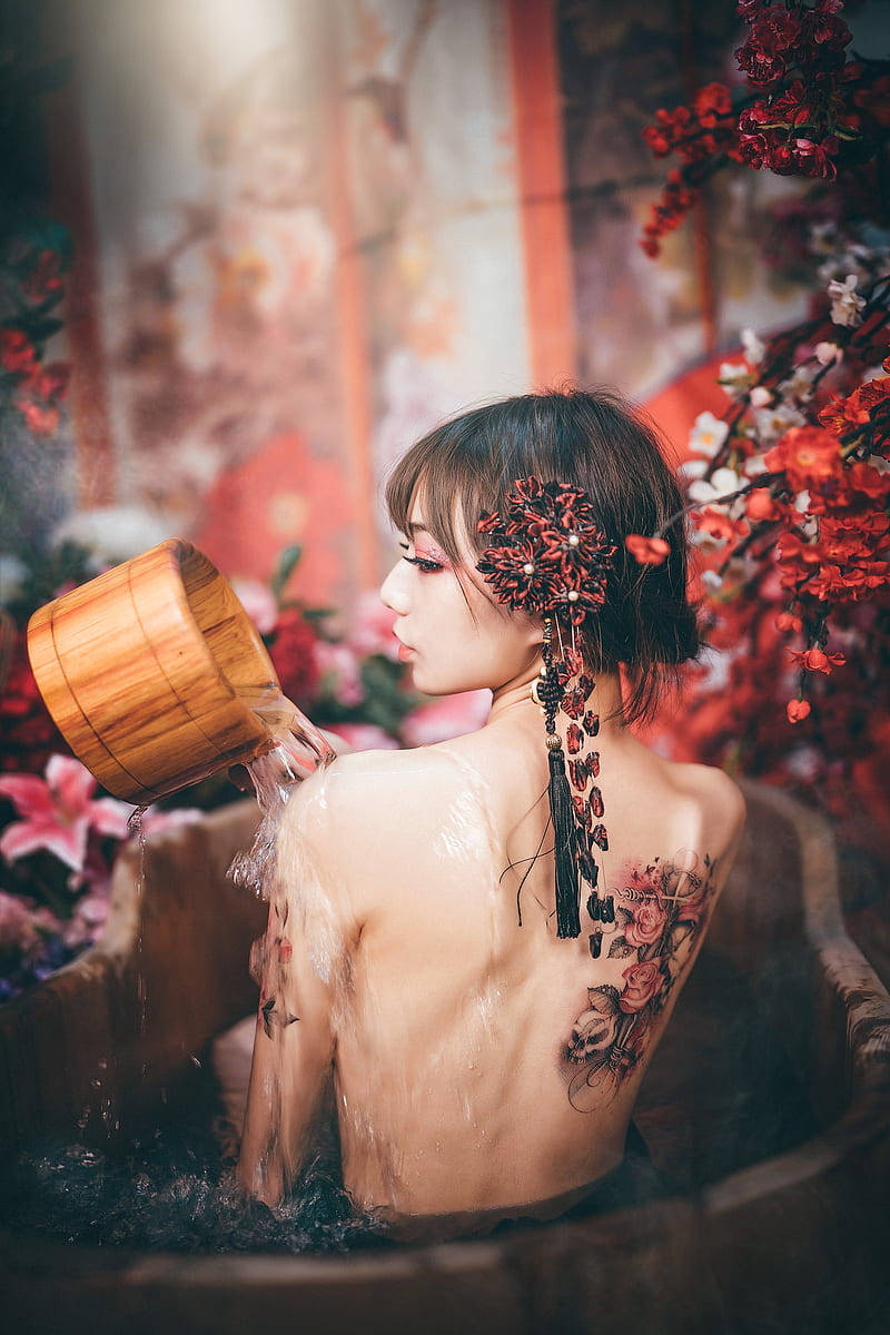 floral hairpiece, rose tattoo, wooden bucket, SD Phone Wallpaper