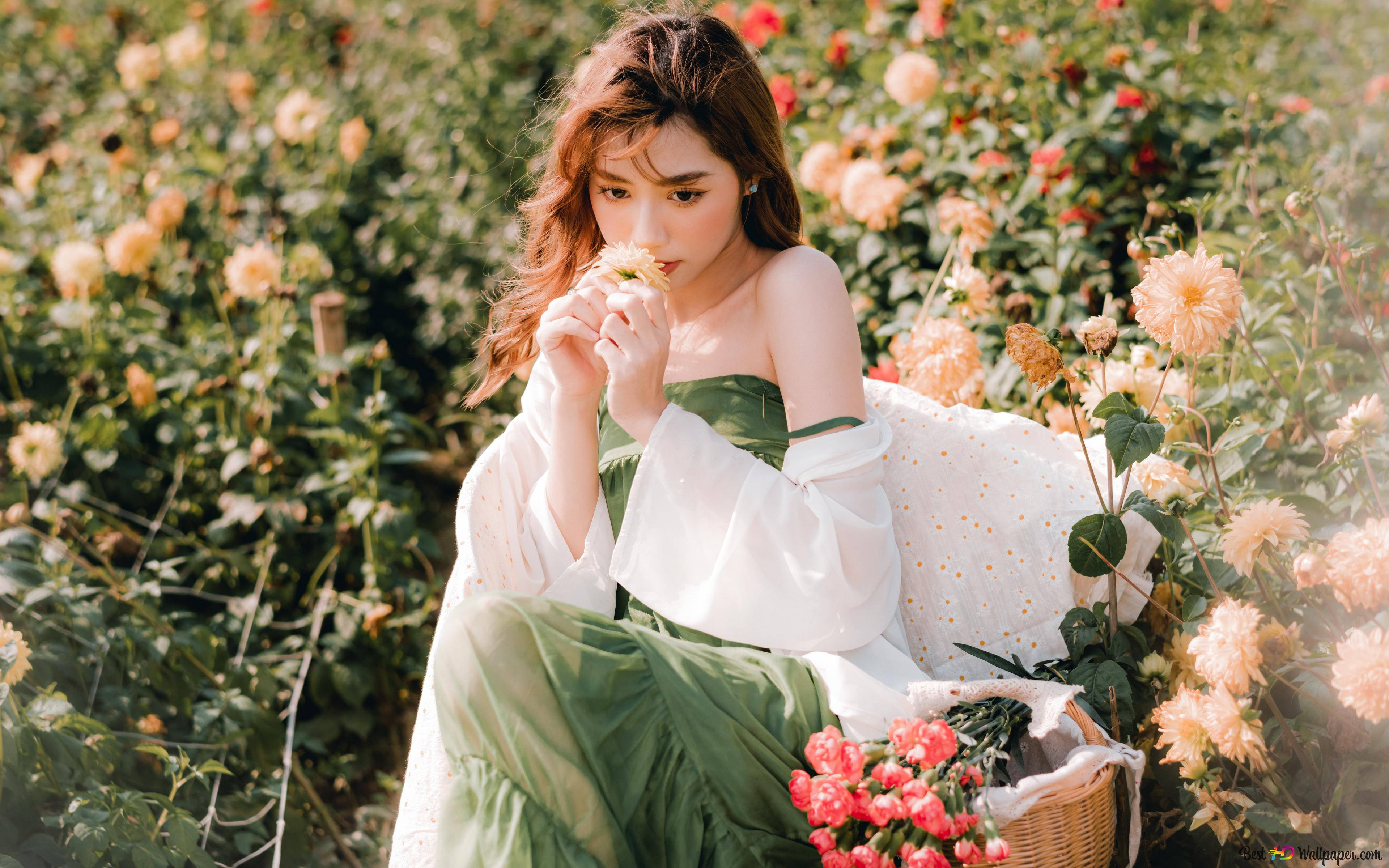 green dress, peach and red flowers, young woman, 4K Desktop Wallpaper