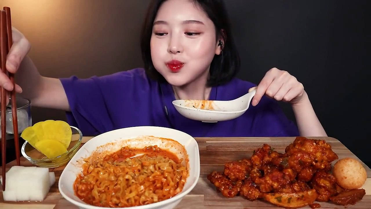 Asmr, spicy ramen, fried chicken, HD Desktop Wallpaper