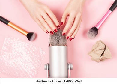 asmr 390 x 280, silver microphone, soft pink background, SD Desktop Wallpaper