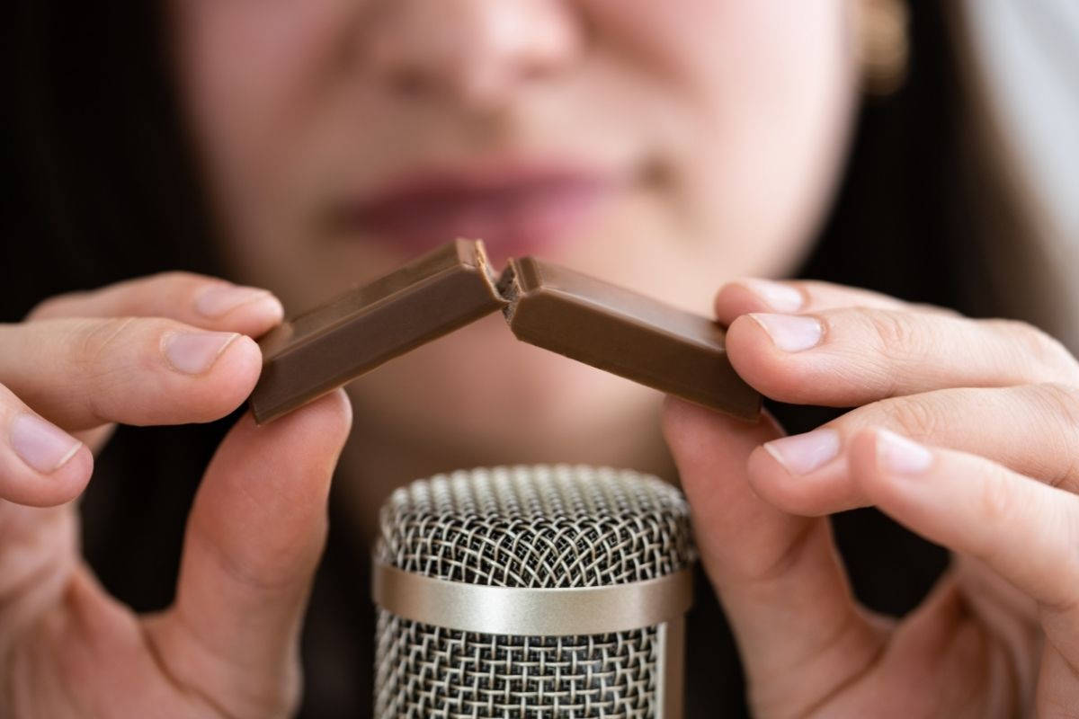 Asmr, microphone, chocolate bar, SD Desktop Wallpaper