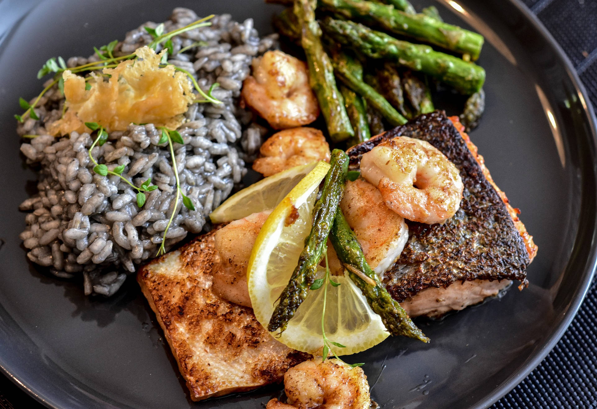 grilled scampi shrimp, salmon, asparagus, Full HD Desktop Wallpaper
