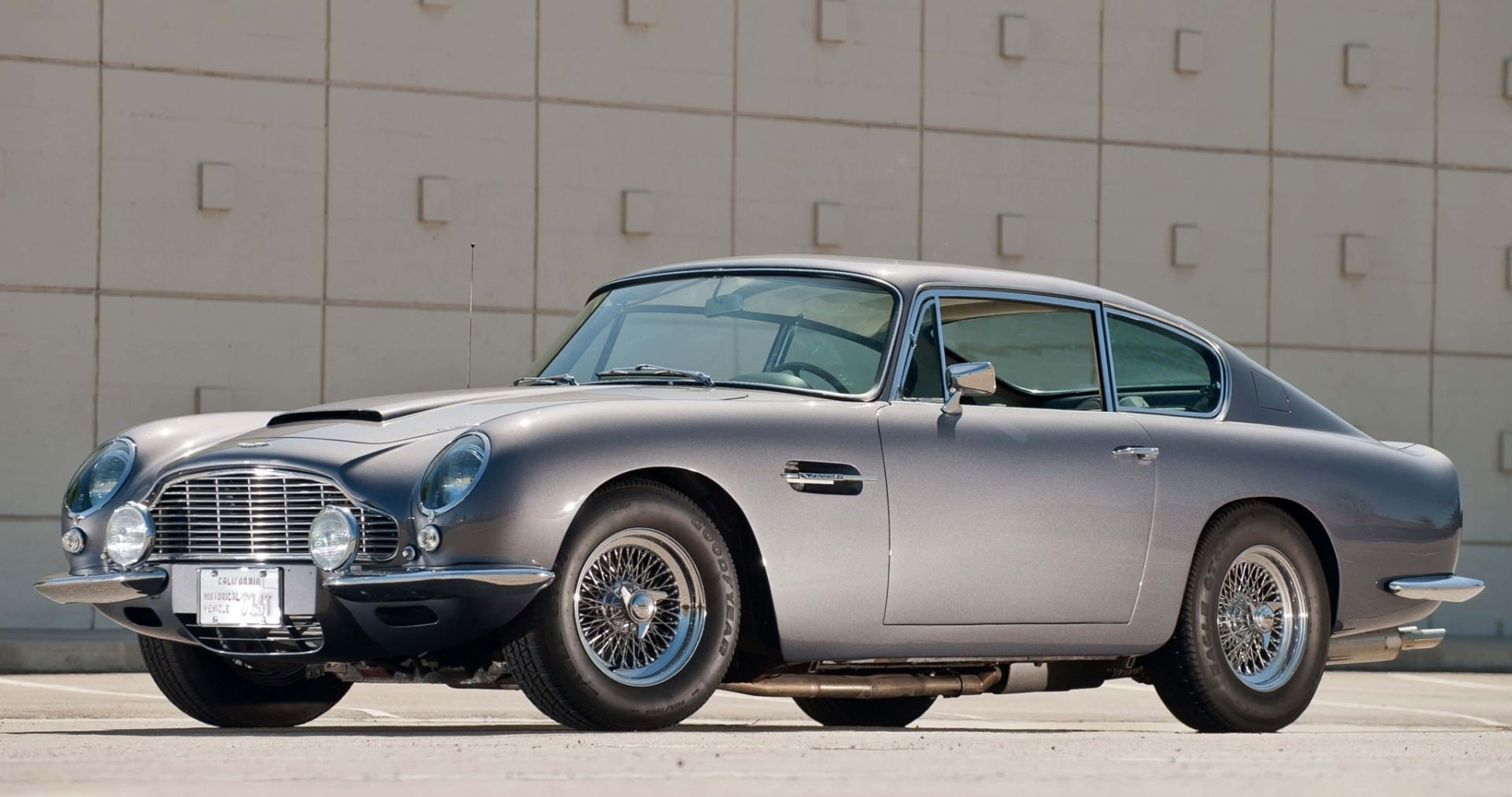 Aston Martin DB5, silver, bright daylight, 4K Desktop Wallpaper