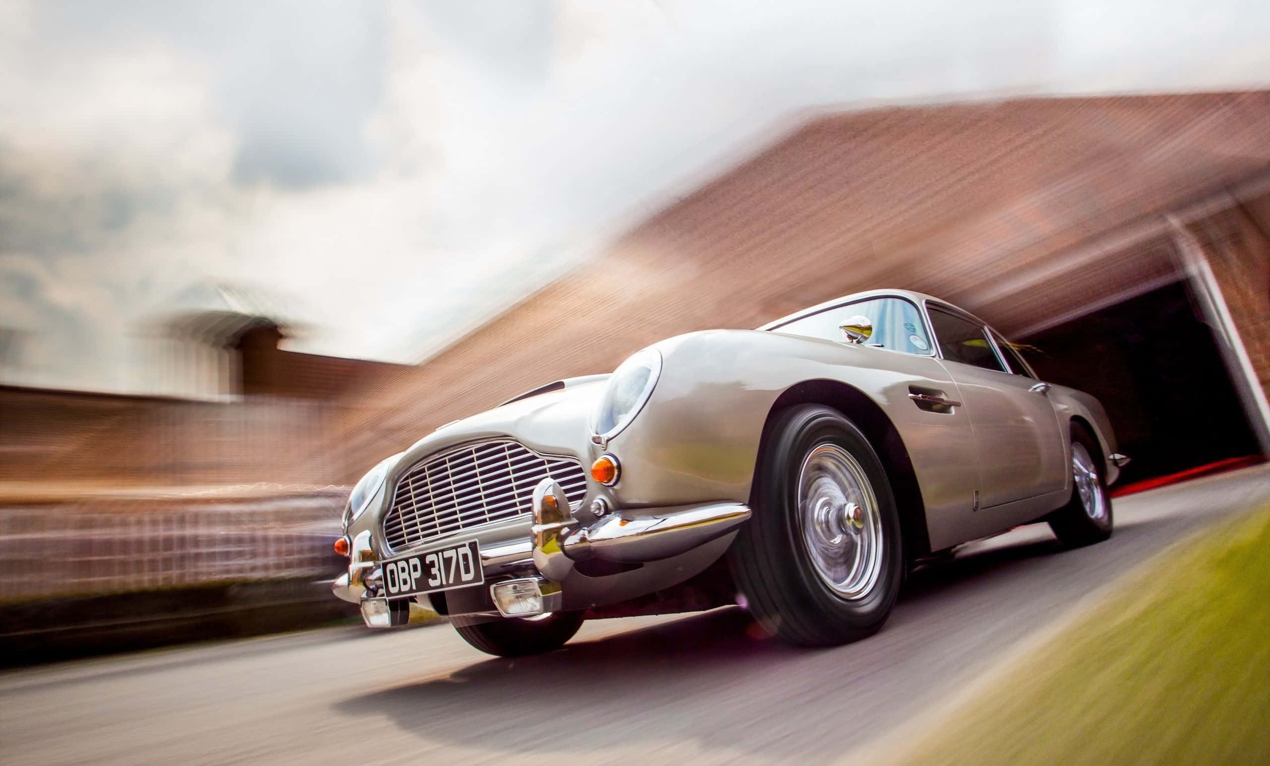 Aston Martin DB5, silver, tunnel, 2K Desktop Wallpaper