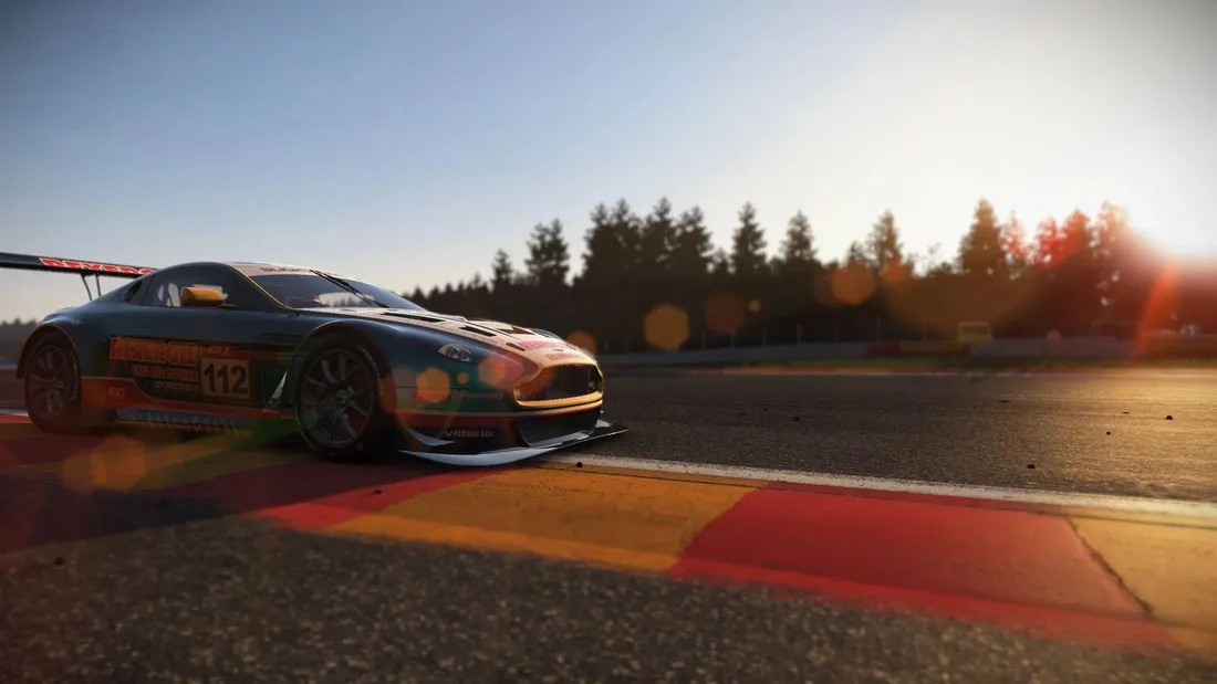 Aston Martin V12 Vantage