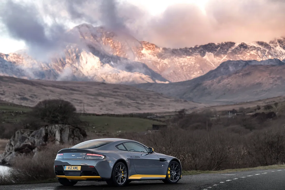 Aston Martin Vantage