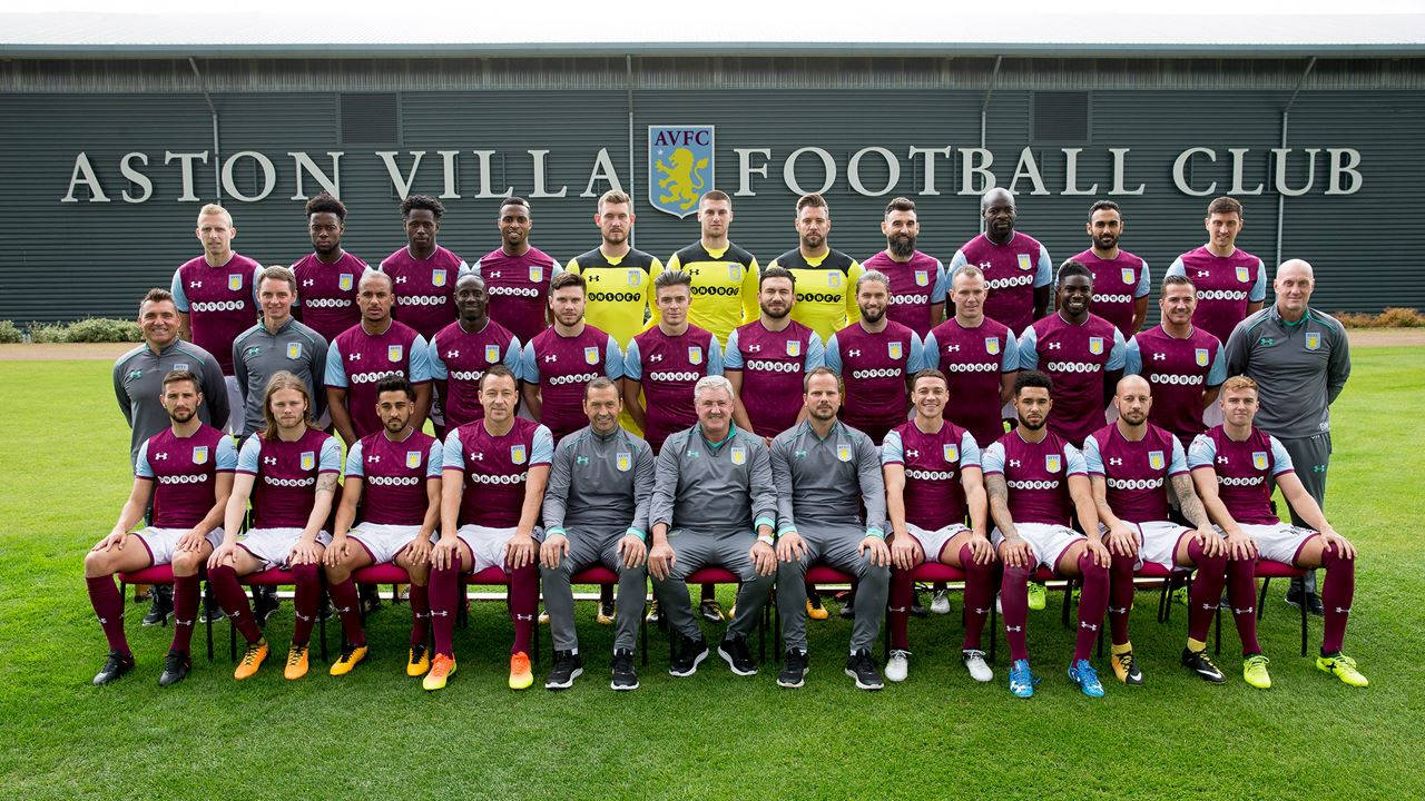 Aston Villa FC, maroon and claret kits, green pitch, HD Desktop Wallpaper