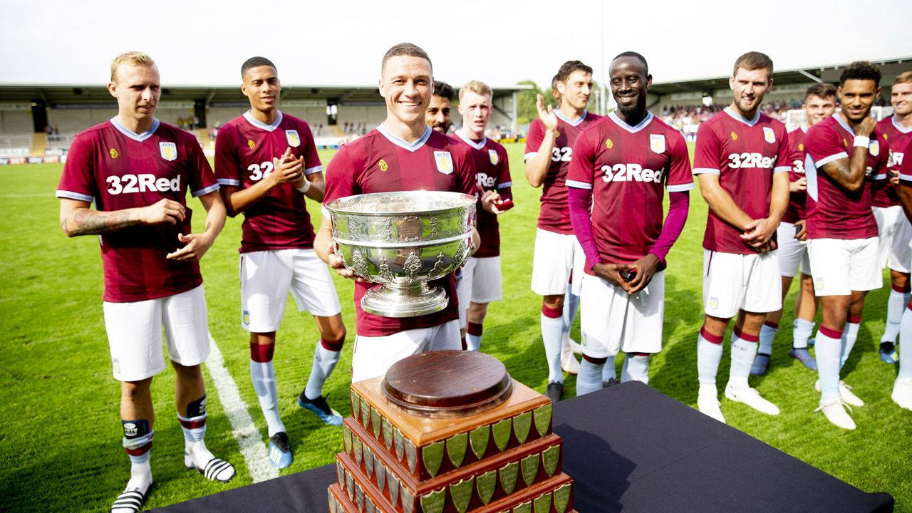 Aston Villa FC, cup, maroon jerseys, HD Desktop Wallpaper