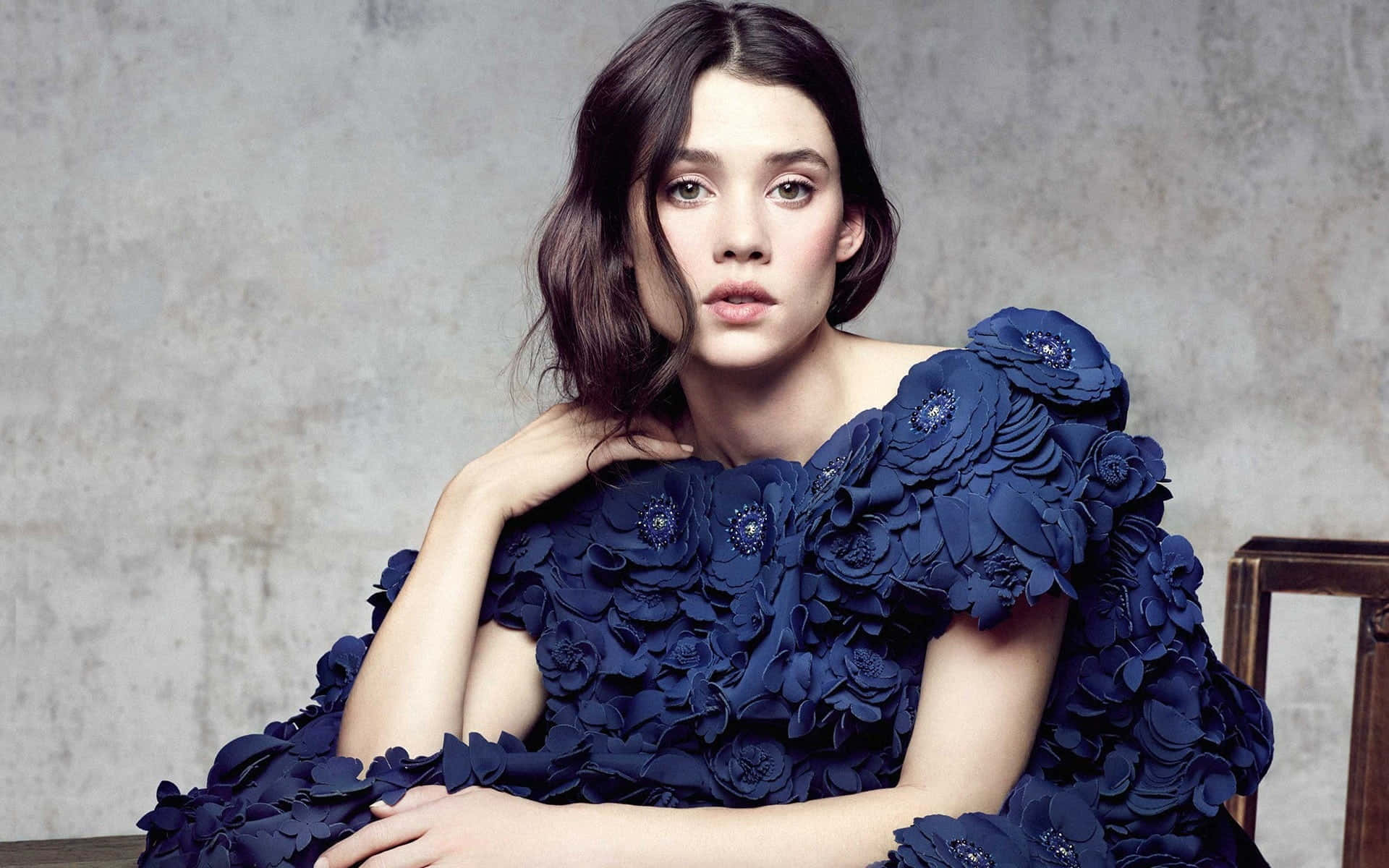 Astrid Berges Frisbey, deep blue floral gown, textured gray wall, Full HD Desktop Wallpaper