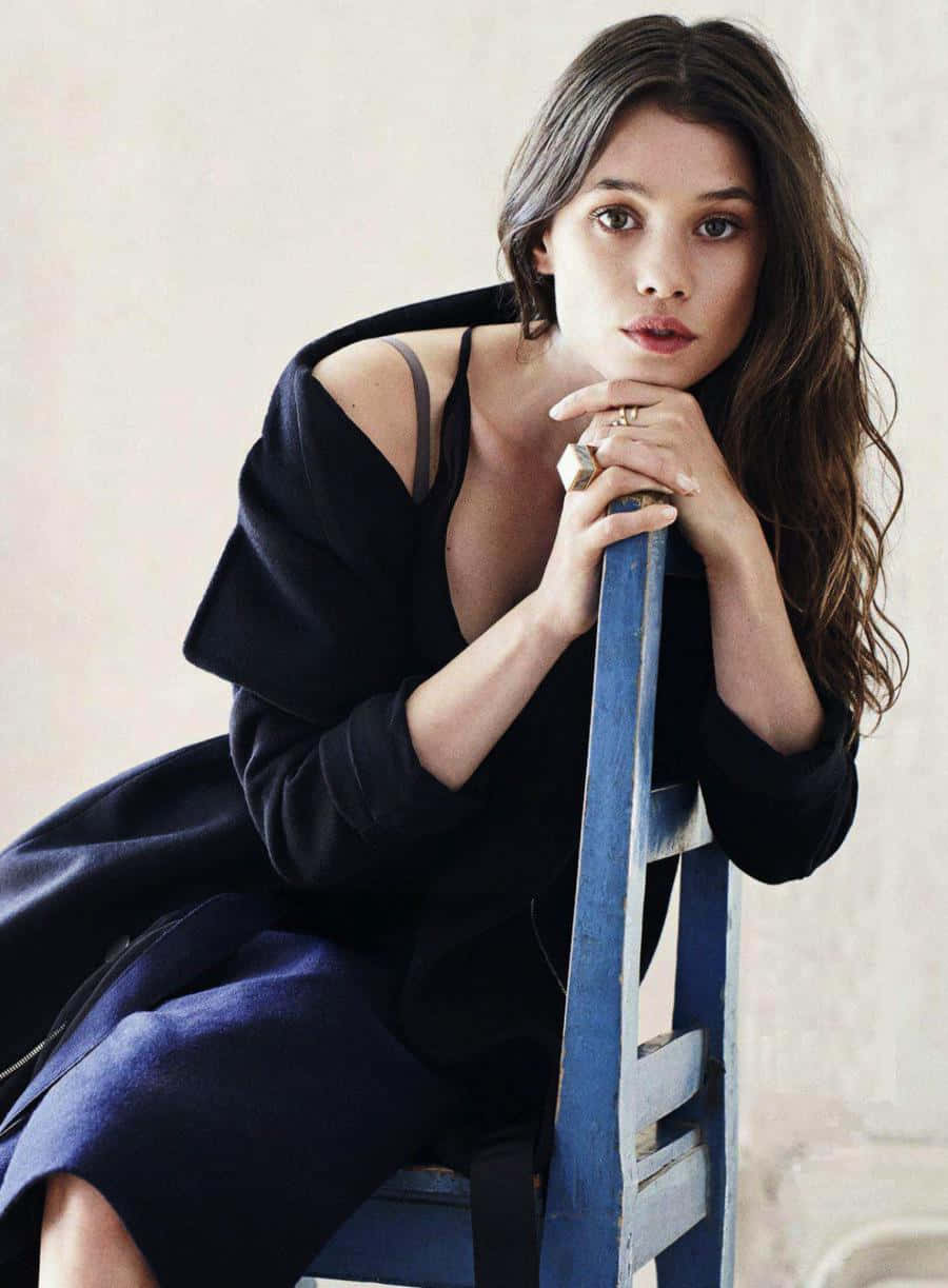 Astrid Berges-Frisbey, black off-shoulder dress, wavy brown hair, SD Phone Wallpaper