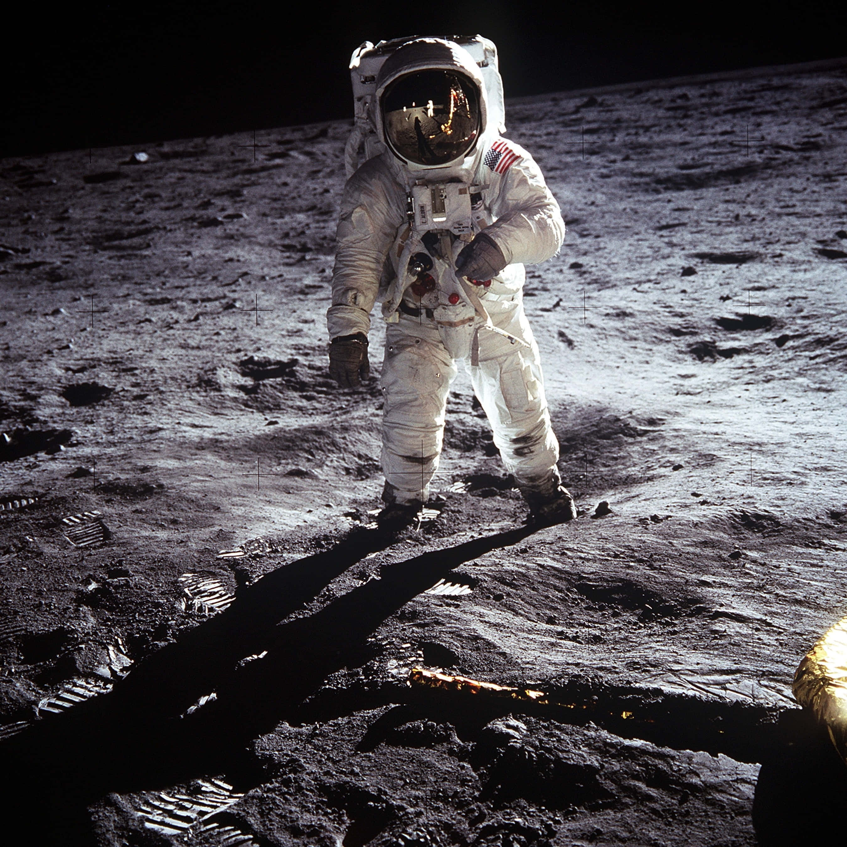 astronaut, white spacesuit, moon, 2K Desktop Wallpaper