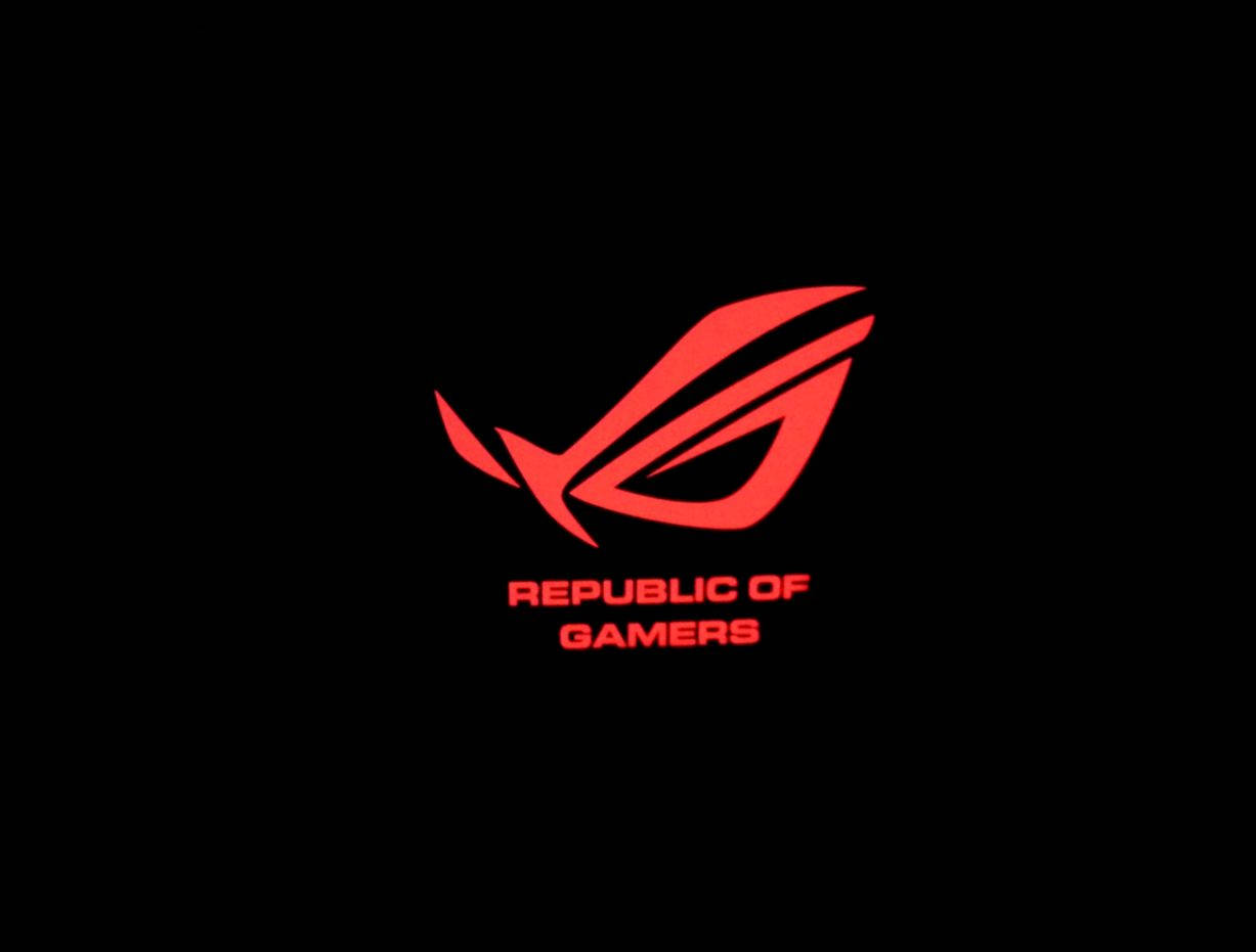 Red Asus ROG, black background, glowing red ROG logo, SD Desktop Wallpaper