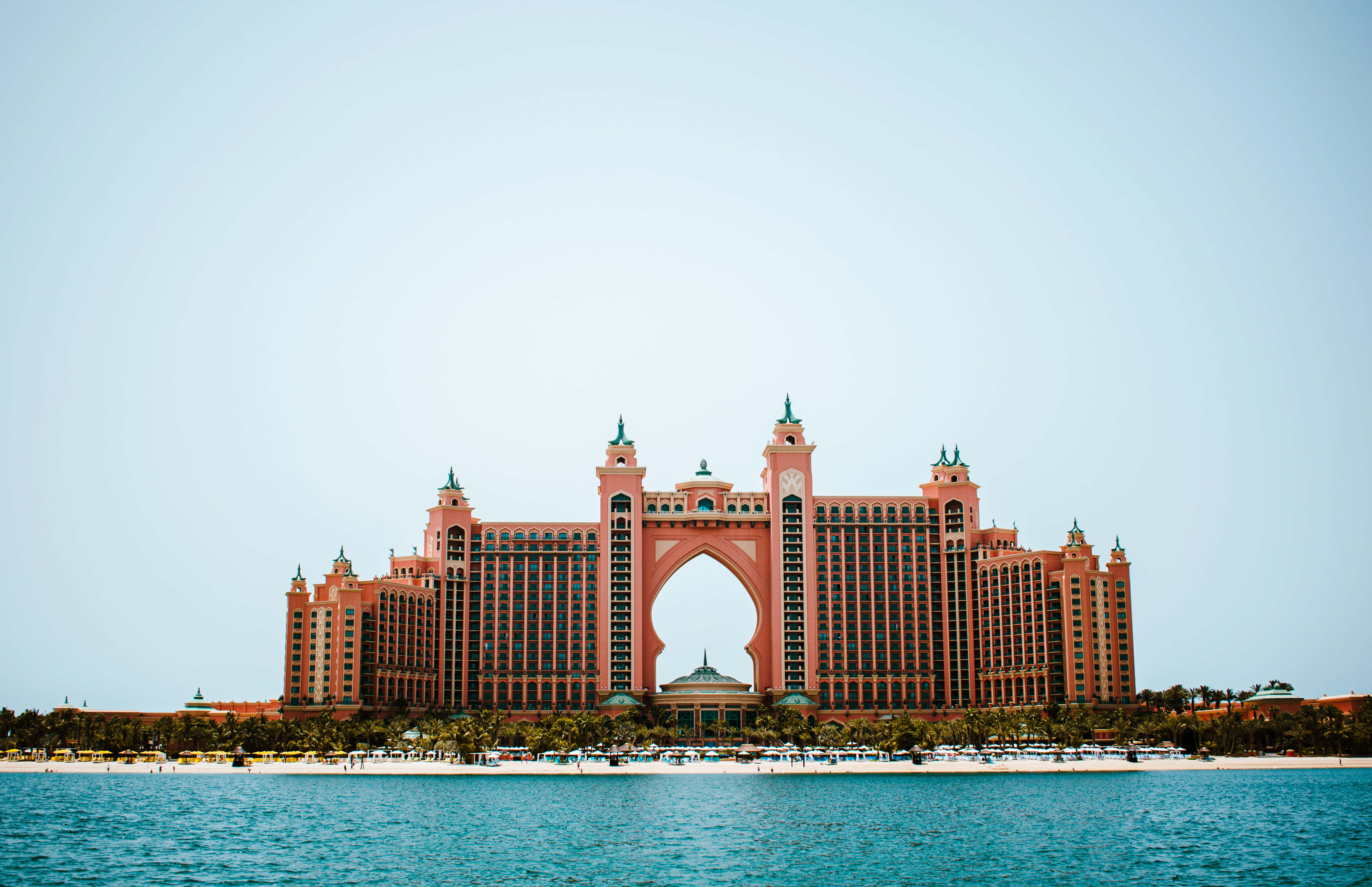 Atlantis Resort, pink, turquoise waters, 5K Desktop Wallpaper