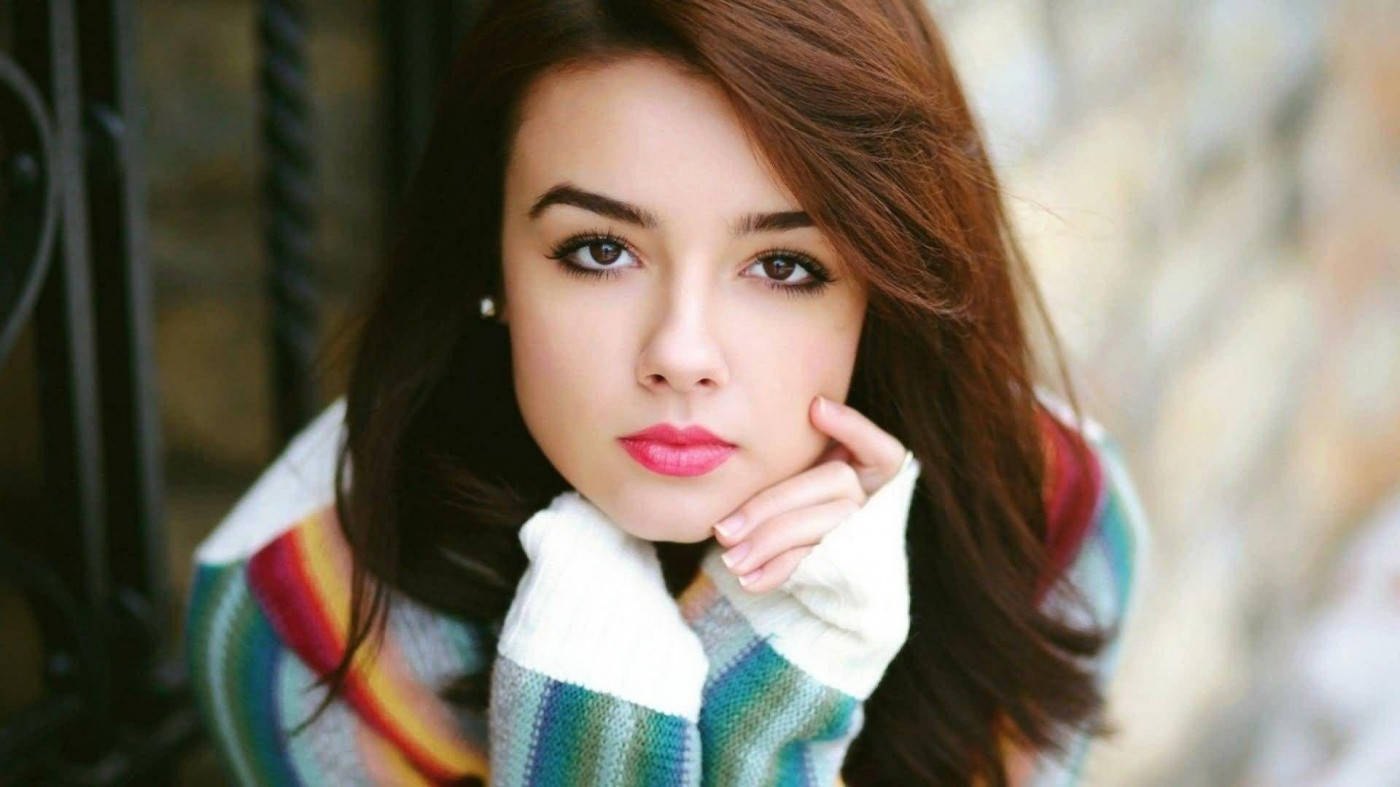 Attitude Girl, brown hair, pink lips, HD Desktop Wallpaper