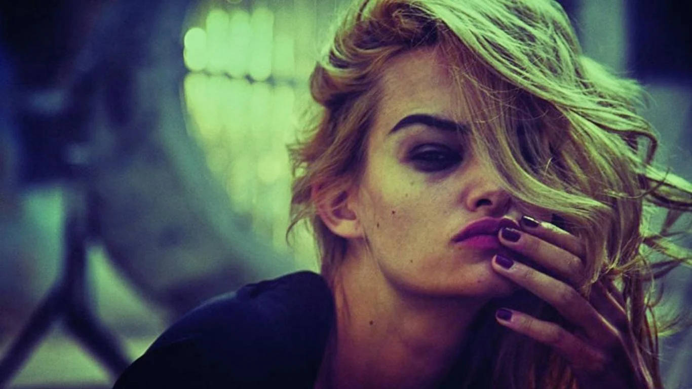 Attitude Girl, tousled blonde hair, dark lipstick, HD Desktop Wallpaper