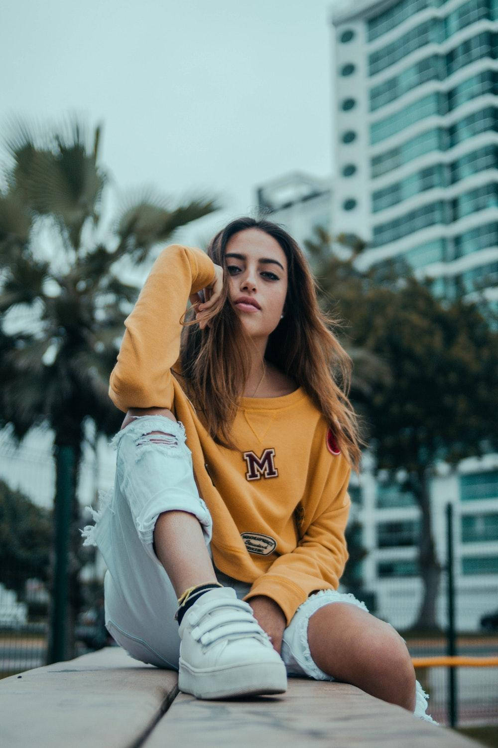 yellow sweatshirt, palm trees, modern buildings, HD Phone Wallpaper