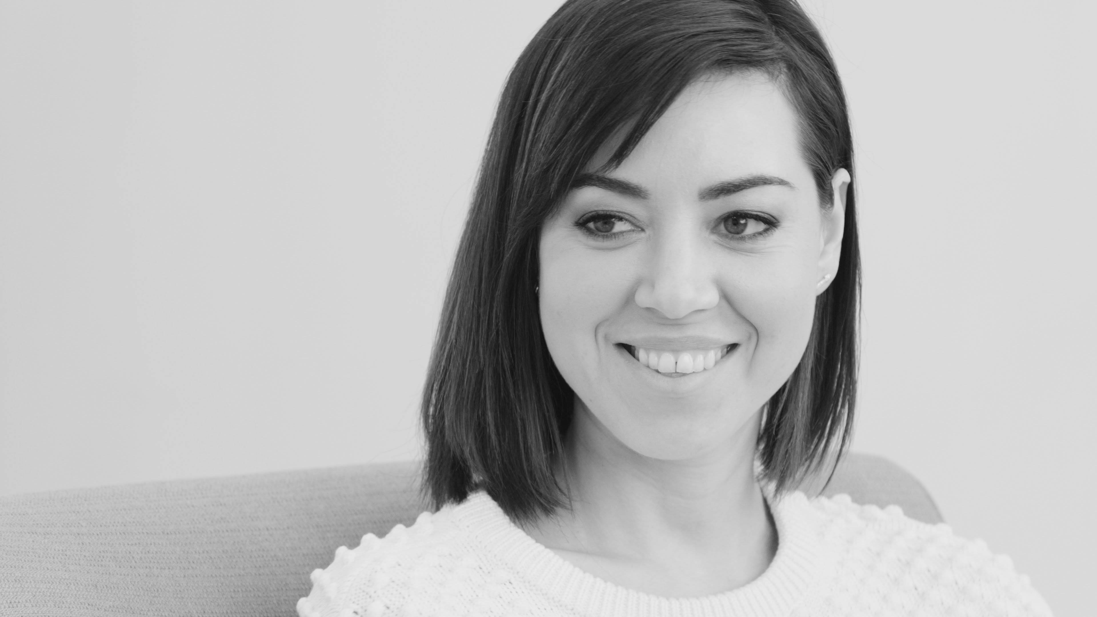 Aubrey Plaza, black and white portrait, smiling woman, 4K Desktop Wallpaper