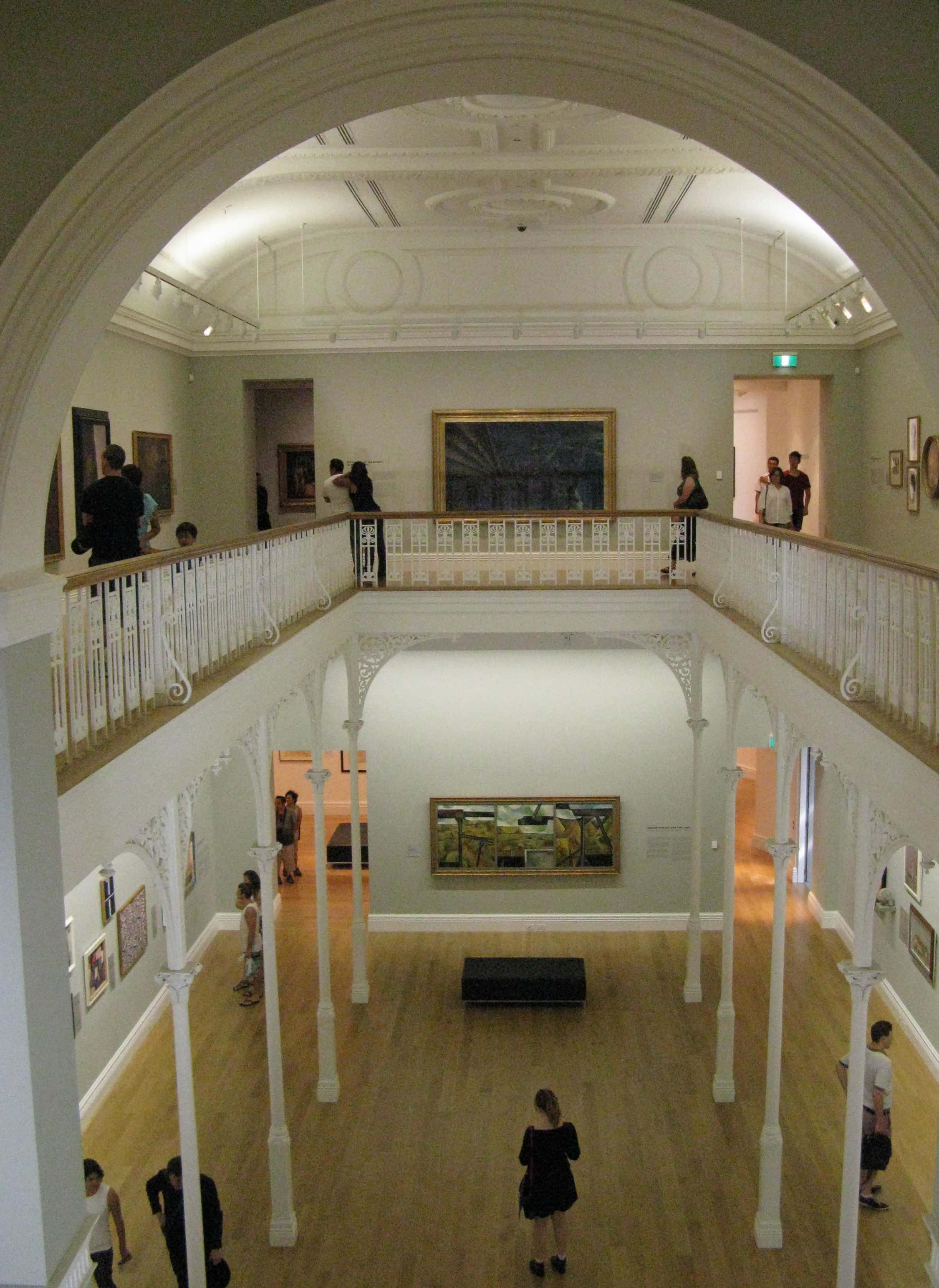 Auckland Art Gallery, interior view, white arched ceilings, 2K Phone Wallpaper