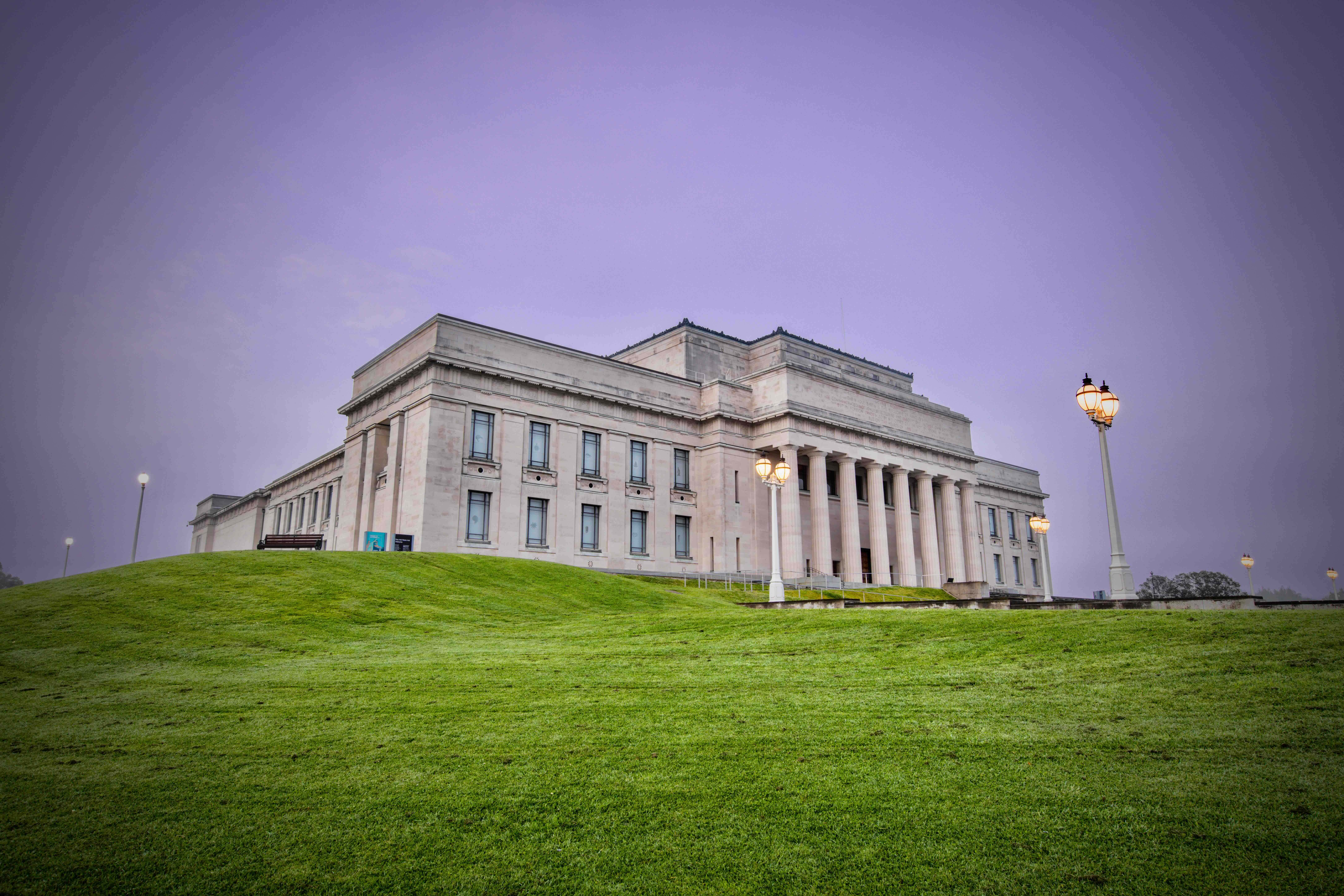 Auckland War Memorial Museum, neoclassical building, columns, 8K Desktop Wallpaper