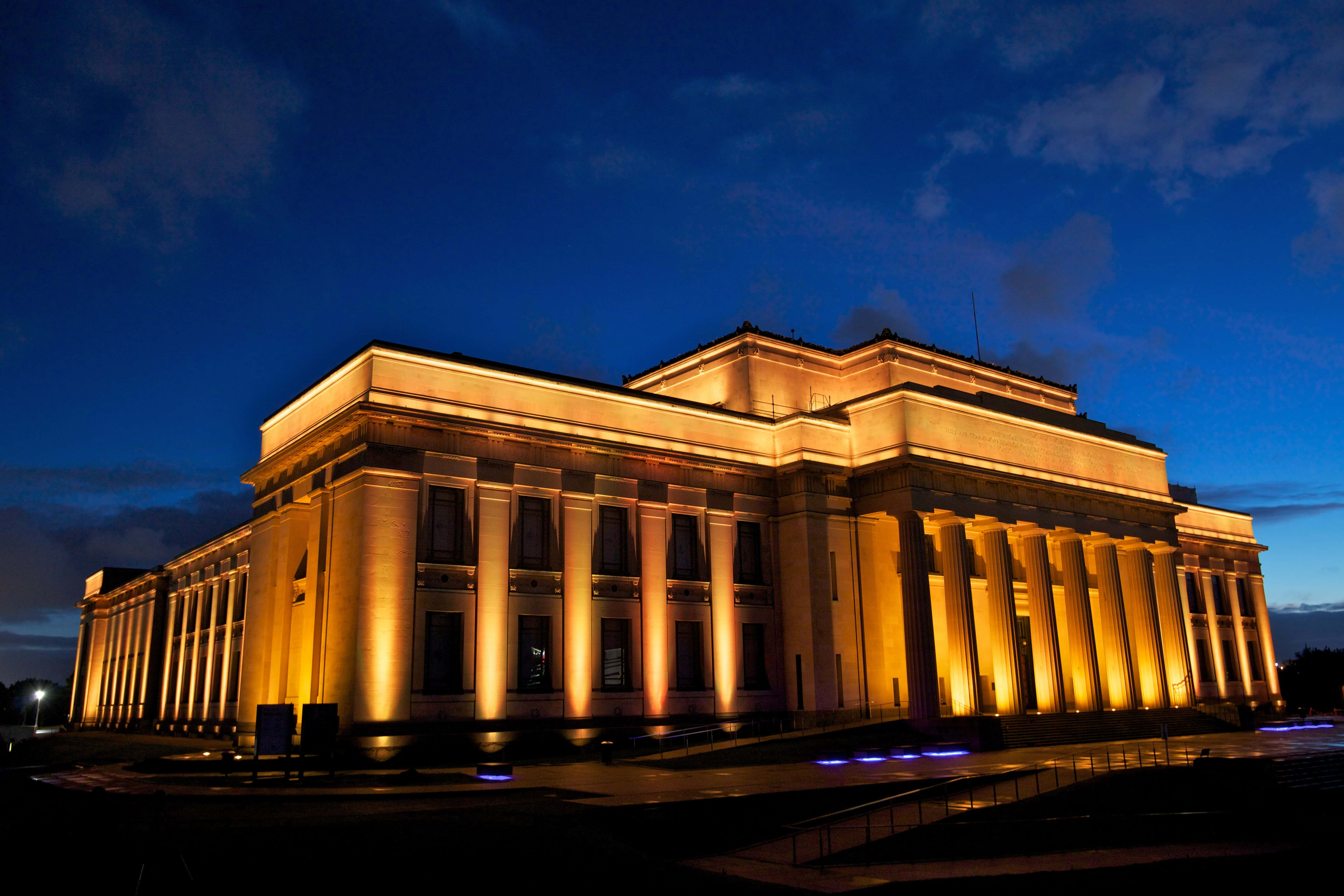 Auckland War Memorial Museum, dusk, neoclassical building, 5K Desktop Wallpaper