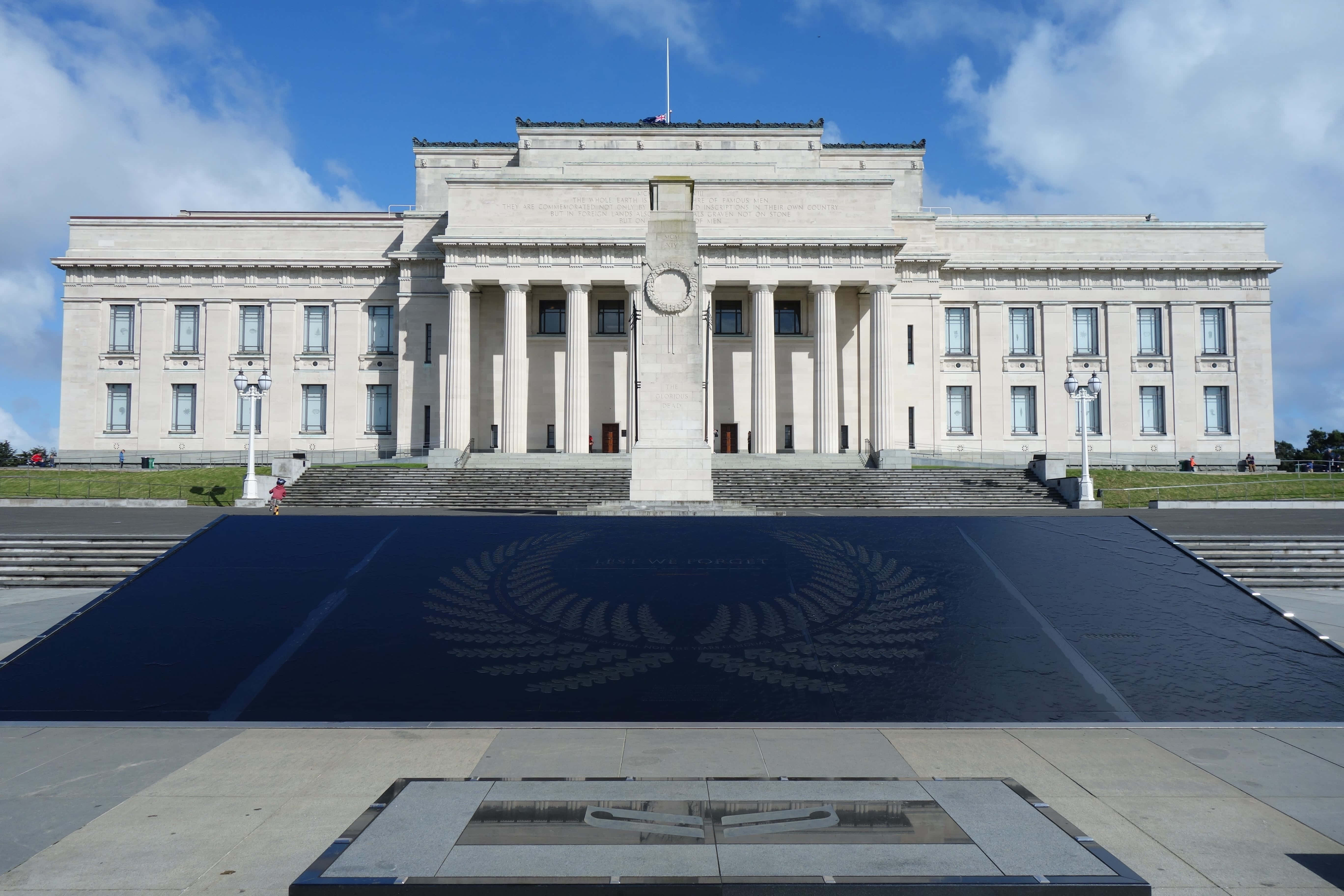Auckland War Memorial Museum, neoclassical government building, tall columns, 5K Desktop Wallpaper