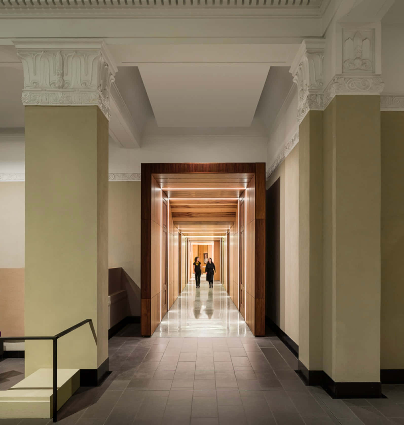 Auckland Museum, interior corridor, ornate columns, HD Phone Wallpaper