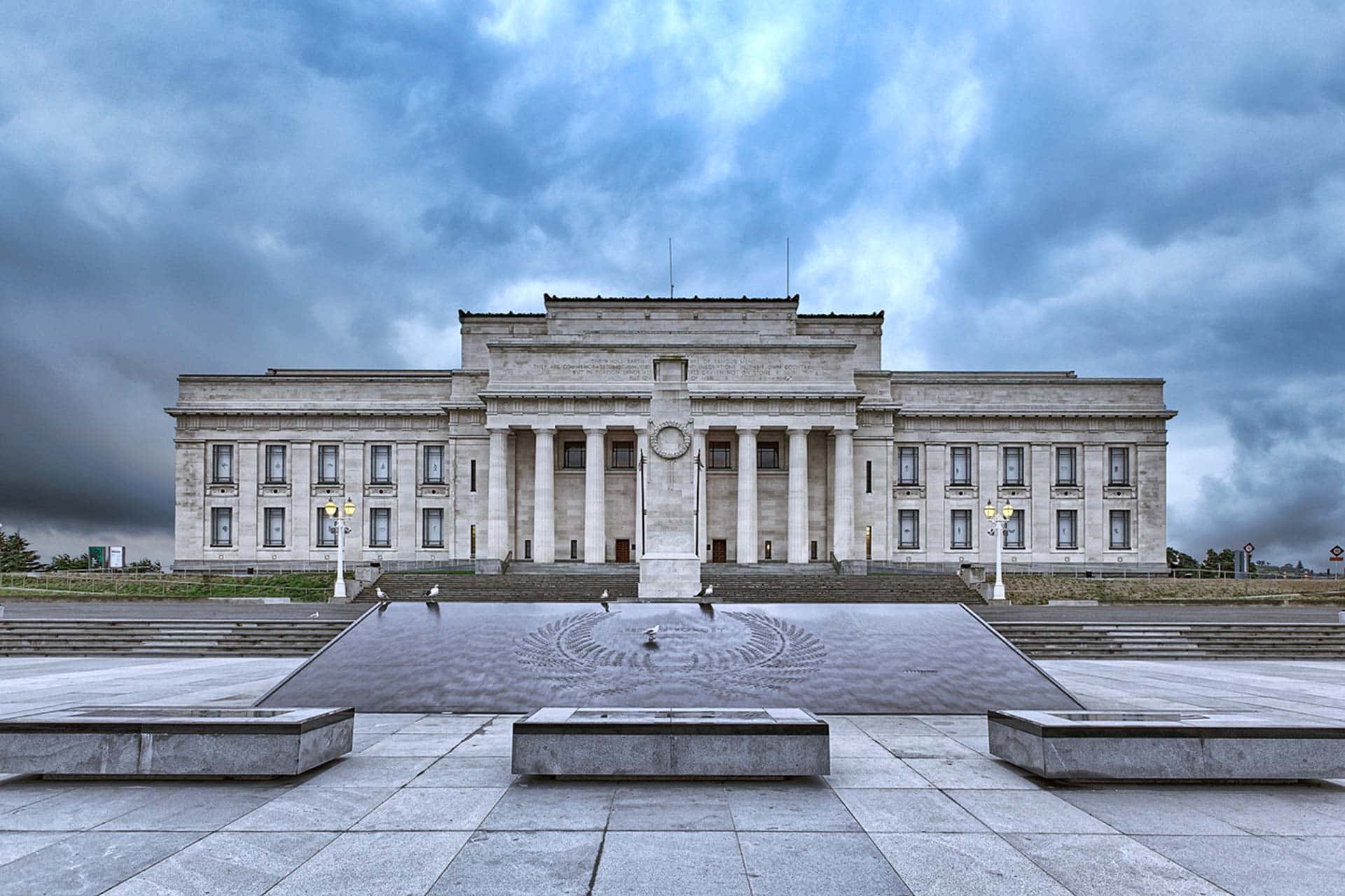 Auckland War Memorial Museum, neoclassical building, tall columns, Full HD Desktop Wallpaper