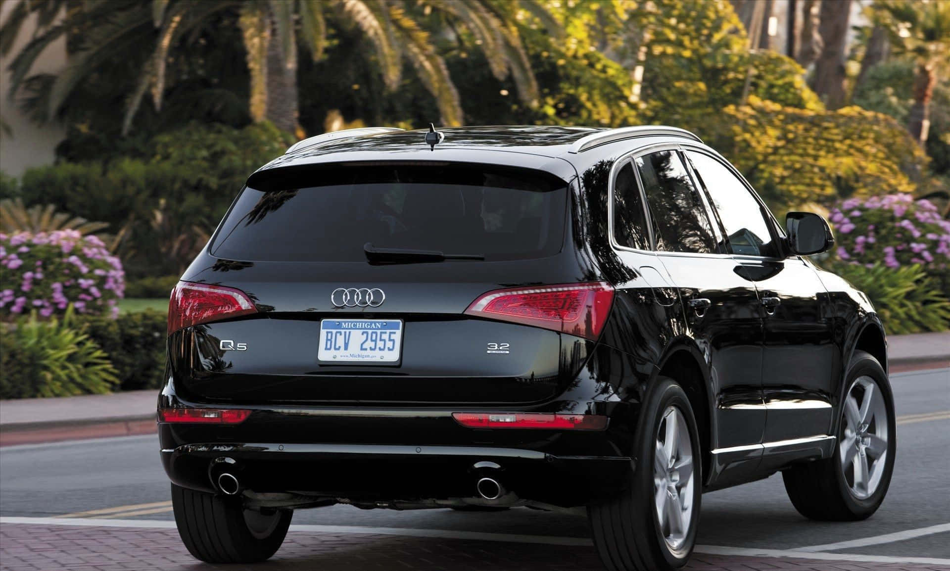 Audi Q5, black, sunlit street, Full HD Desktop Wallpaper