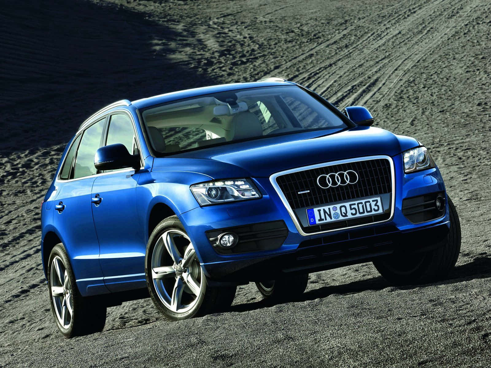 Audi Q5, vibrant blue, gravel surface, HD Desktop Wallpaper