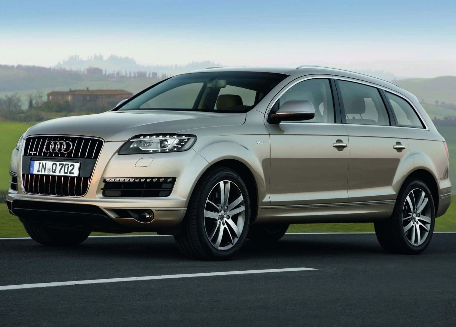 Audi Q7, silver, asphalt road, HD Desktop Wallpaper