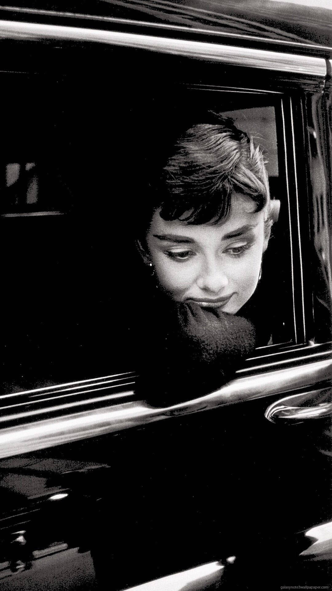 Audrey Hepburn, vintage car, black and white portrait, Full HD Phone Wallpaper