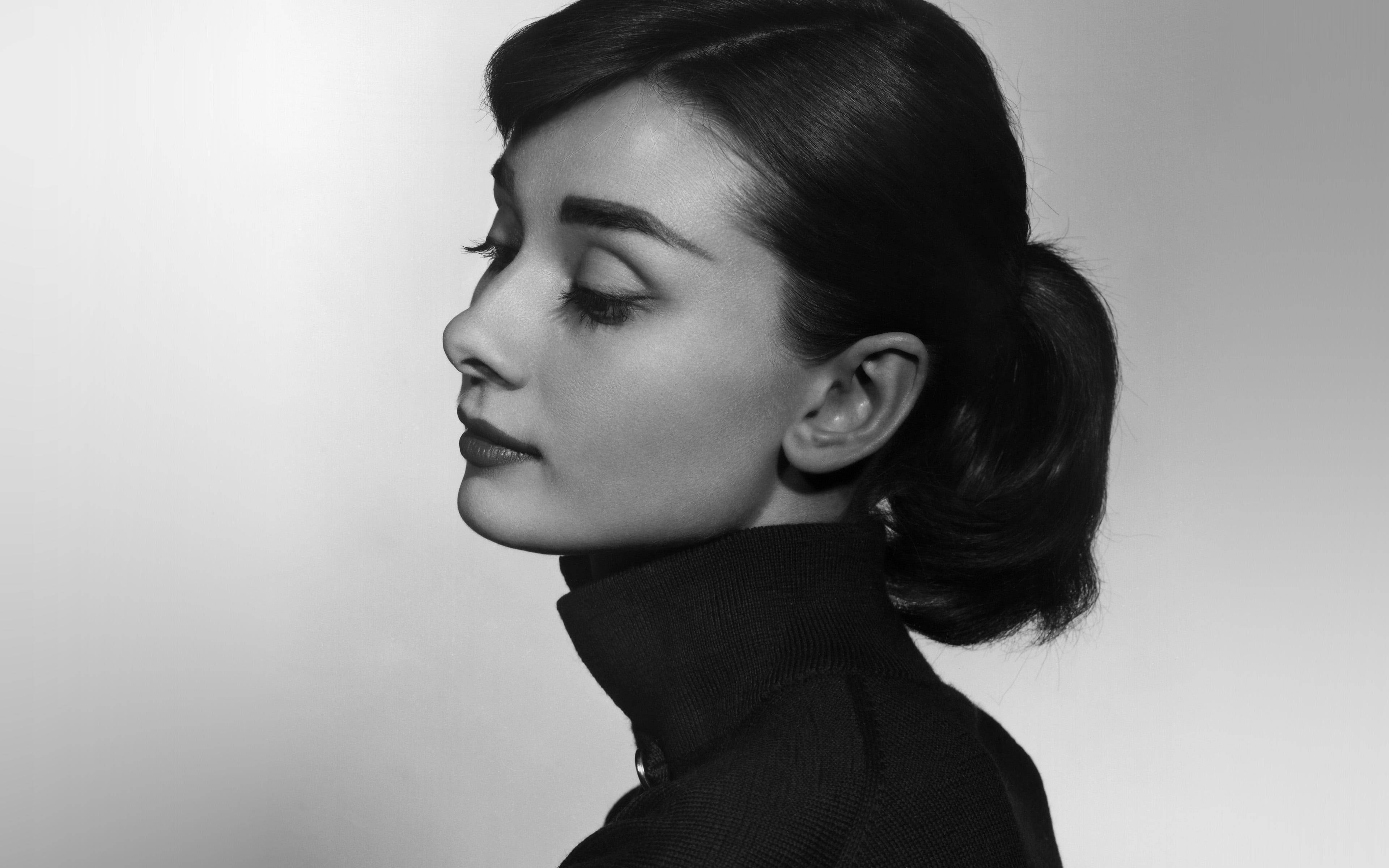 Audrey Hepburn, black and white portrait, profile, 4K Desktop Wallpaper