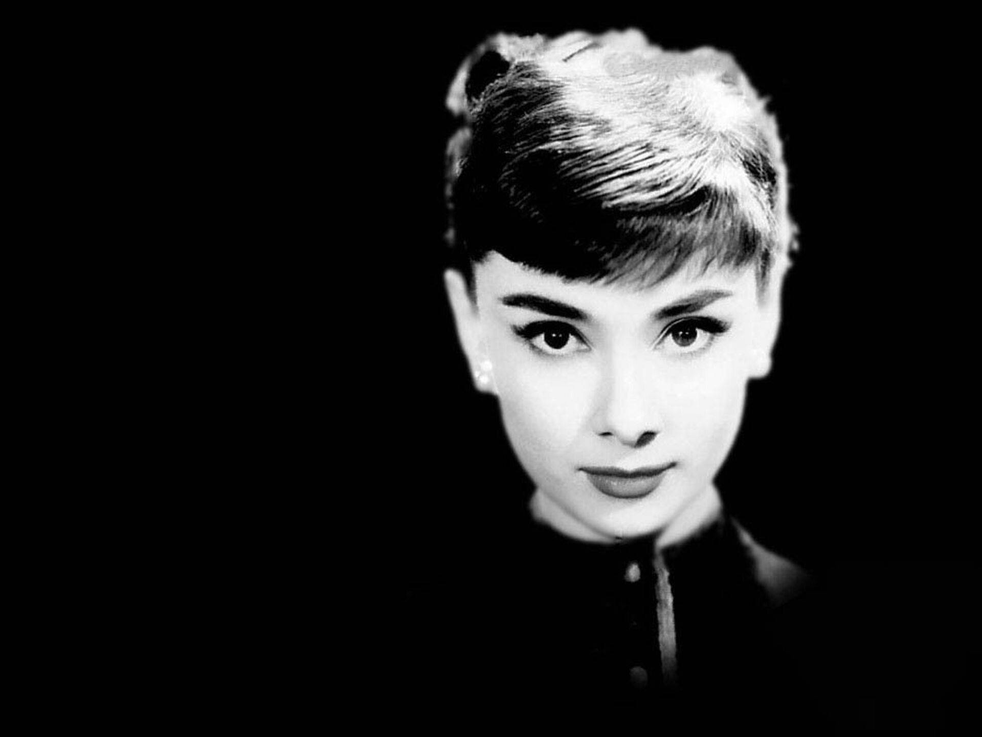 Audrey Hepburn, black and white portrait, soft lighting, Full HD Desktop Wallpaper