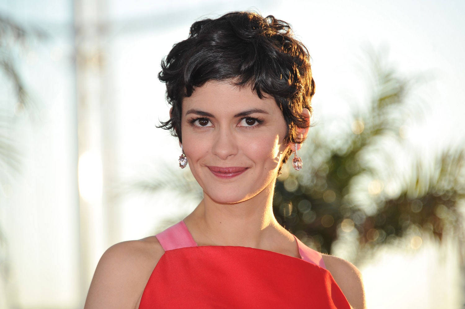 Audrey Tautou, curly hair, red dress, HD Desktop Wallpaper