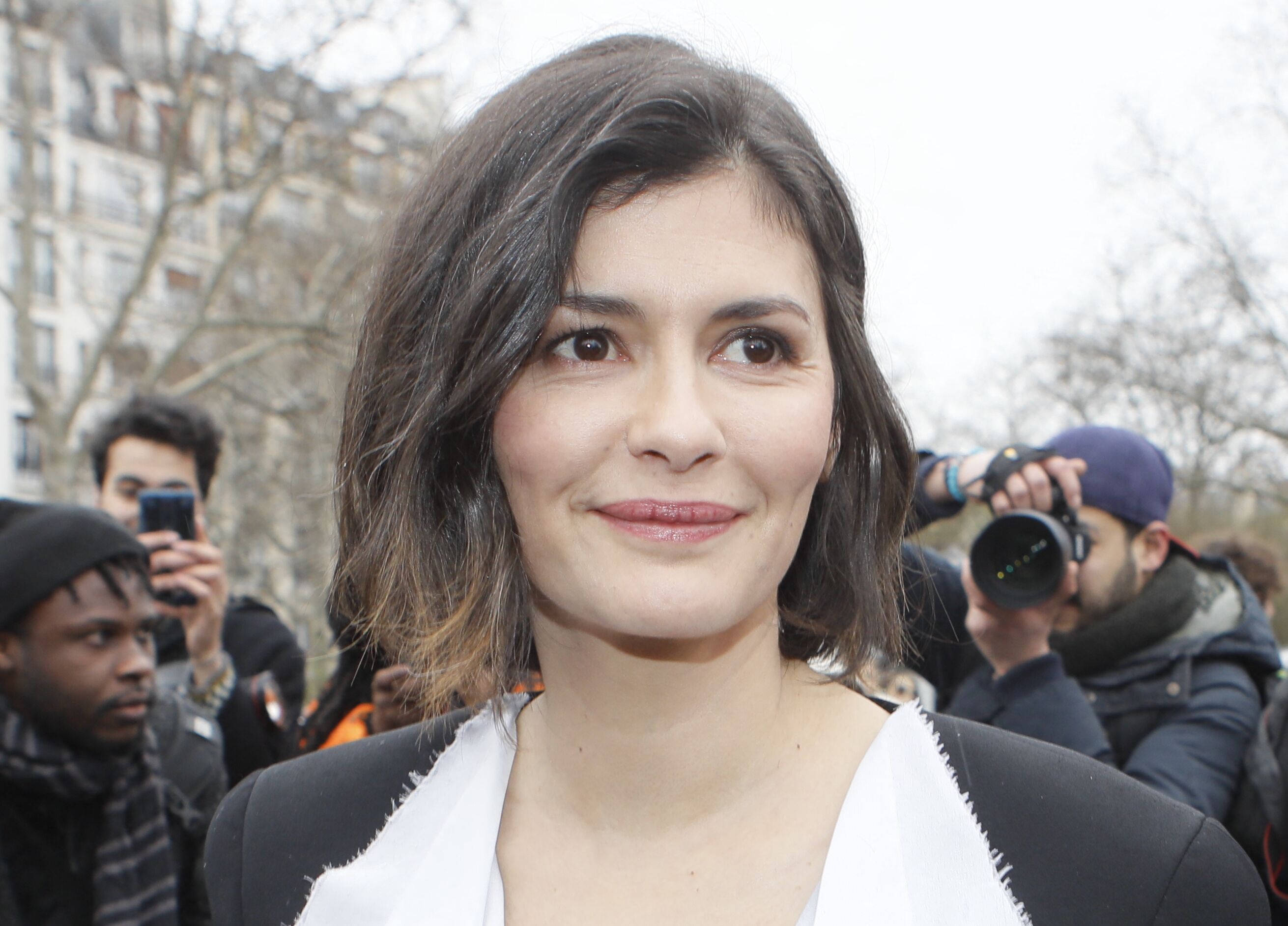 Audrey Tautou, dark wavy hair, photographers, 2K Desktop Wallpaper