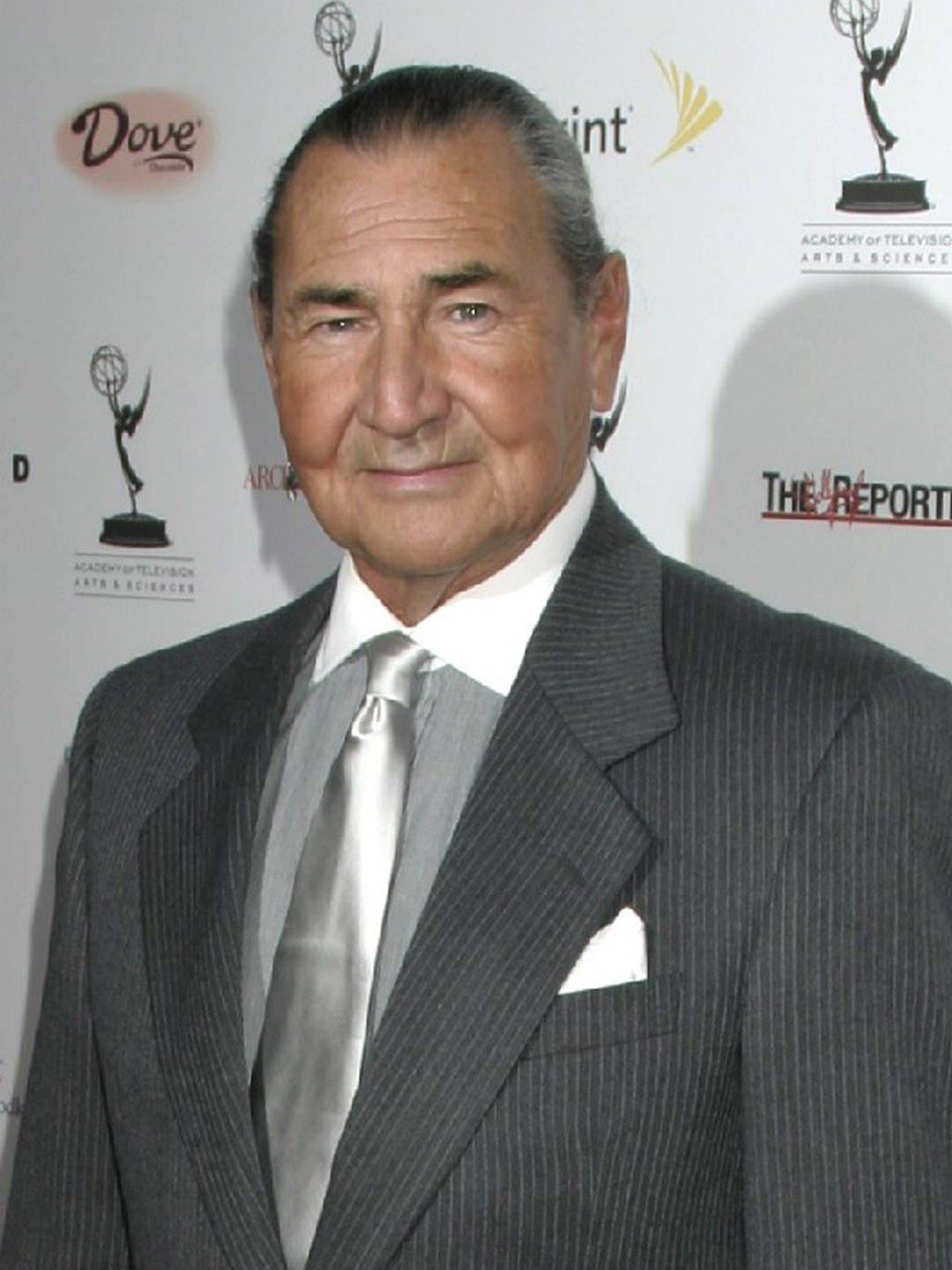 August Schellenberg, gray suit, pinstripe suit, HD Phone Wallpaper
