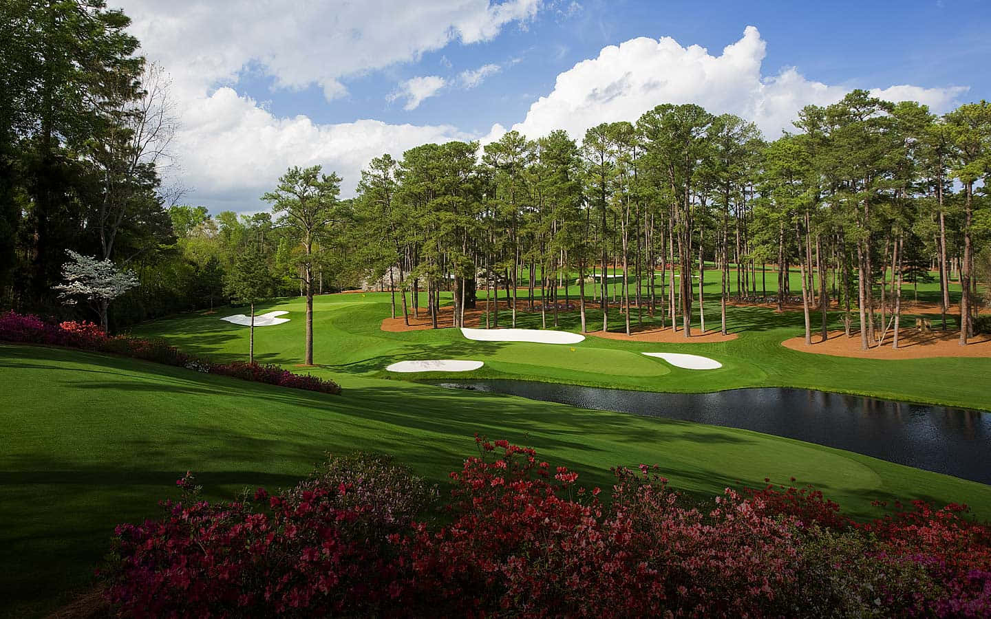 Augusta National Golf Course, lush green fairways, white sand traps, HD Desktop Wallpaper