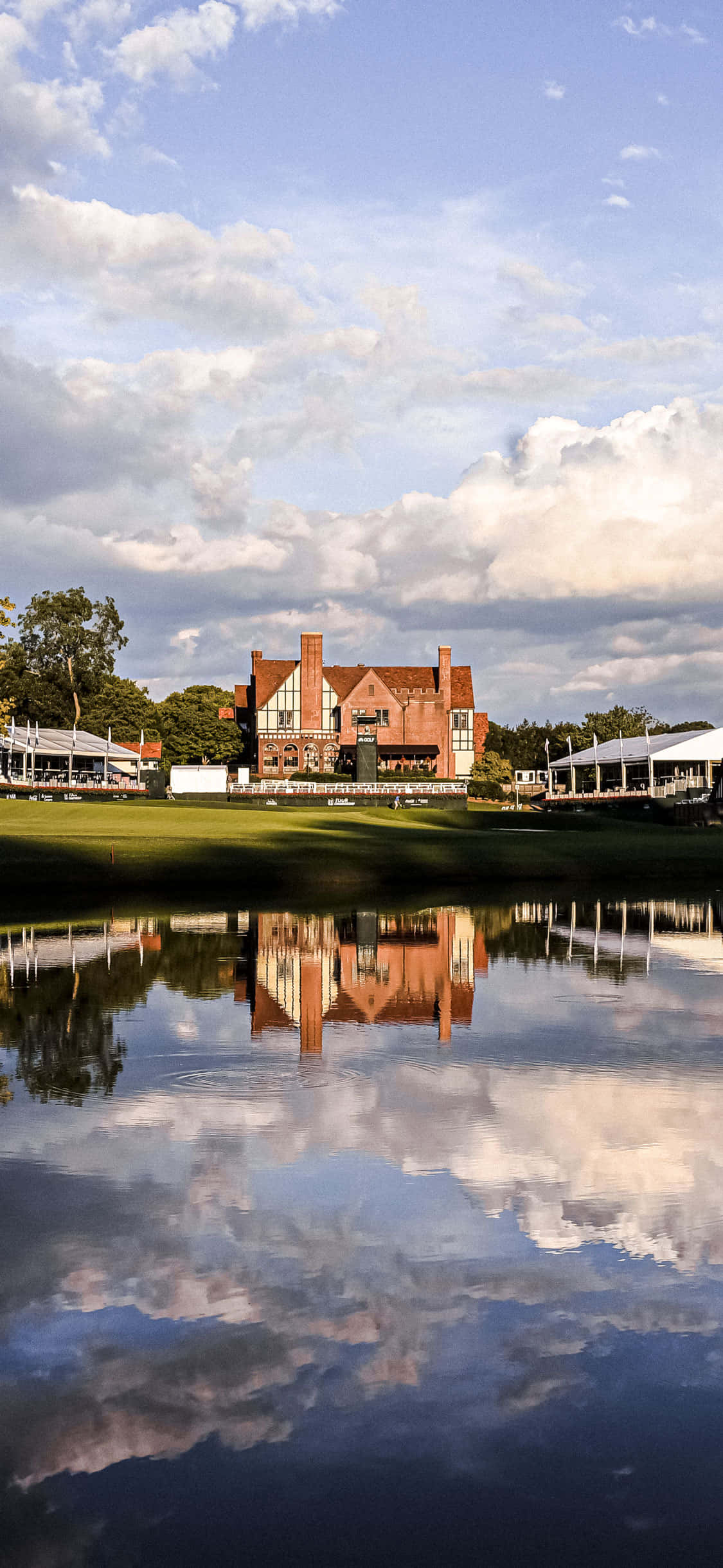 Augusta National, iPhone, red brick mansion, Full HD Phone Wallpaper