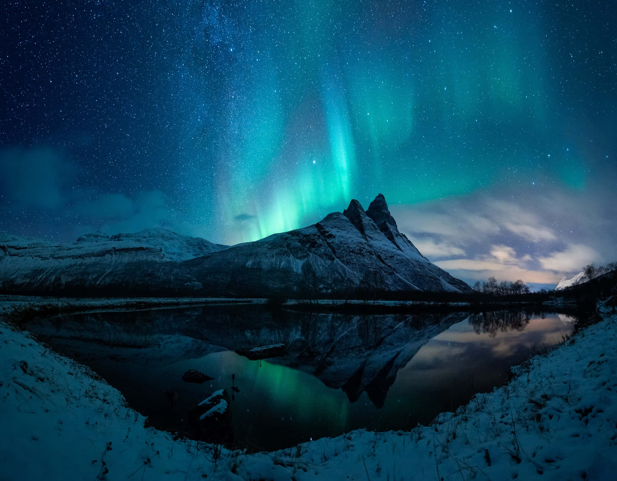 Aurora borealis, snow-covered mountain peaks, vibrant green aurora borealis, Full HD Desktop Wallpaper