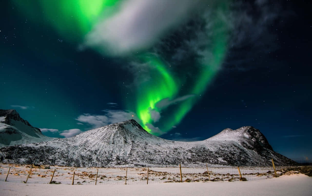 aurora borealis, snowcapped mountains, starry winter night sky, HD Desktop Wallpaper