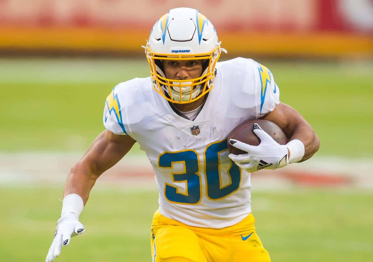 Austin Ekeler, white and yellow uniform, green field, SD Desktop Wallpaper