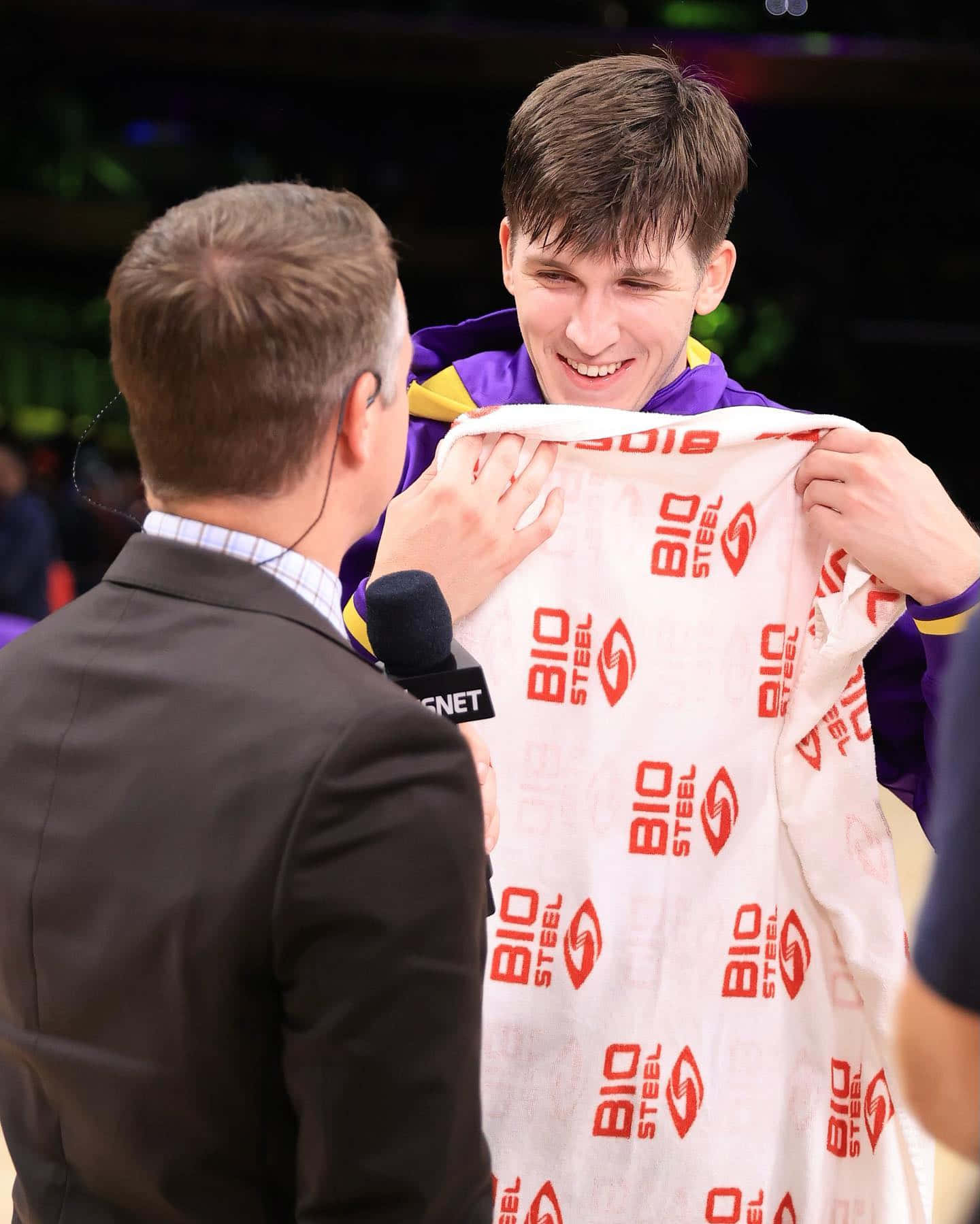 Austin Reaves, purple jersey, white BioSteel branded towel, HD Phone Wallpaper