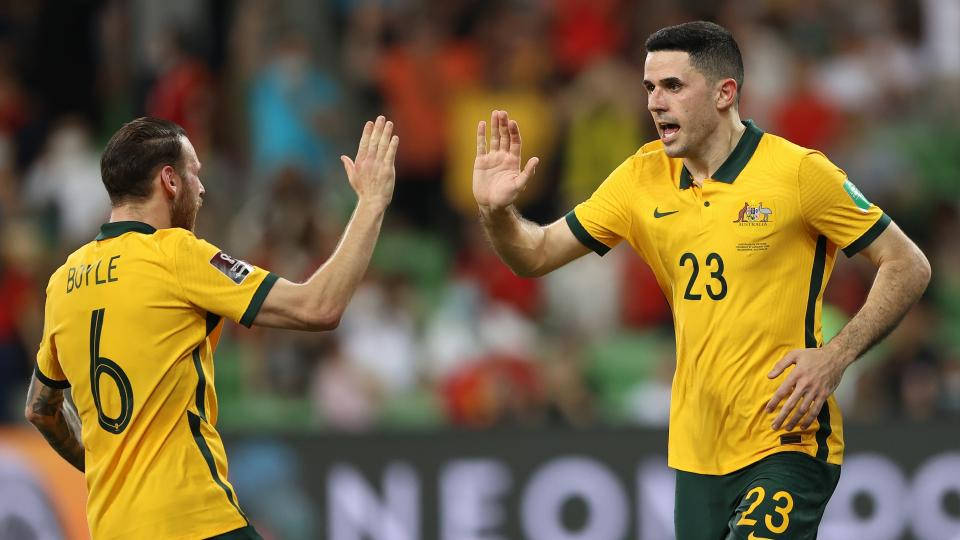 Australia National Football Team, yellow jerseys, high five, SD Desktop Wallpaper