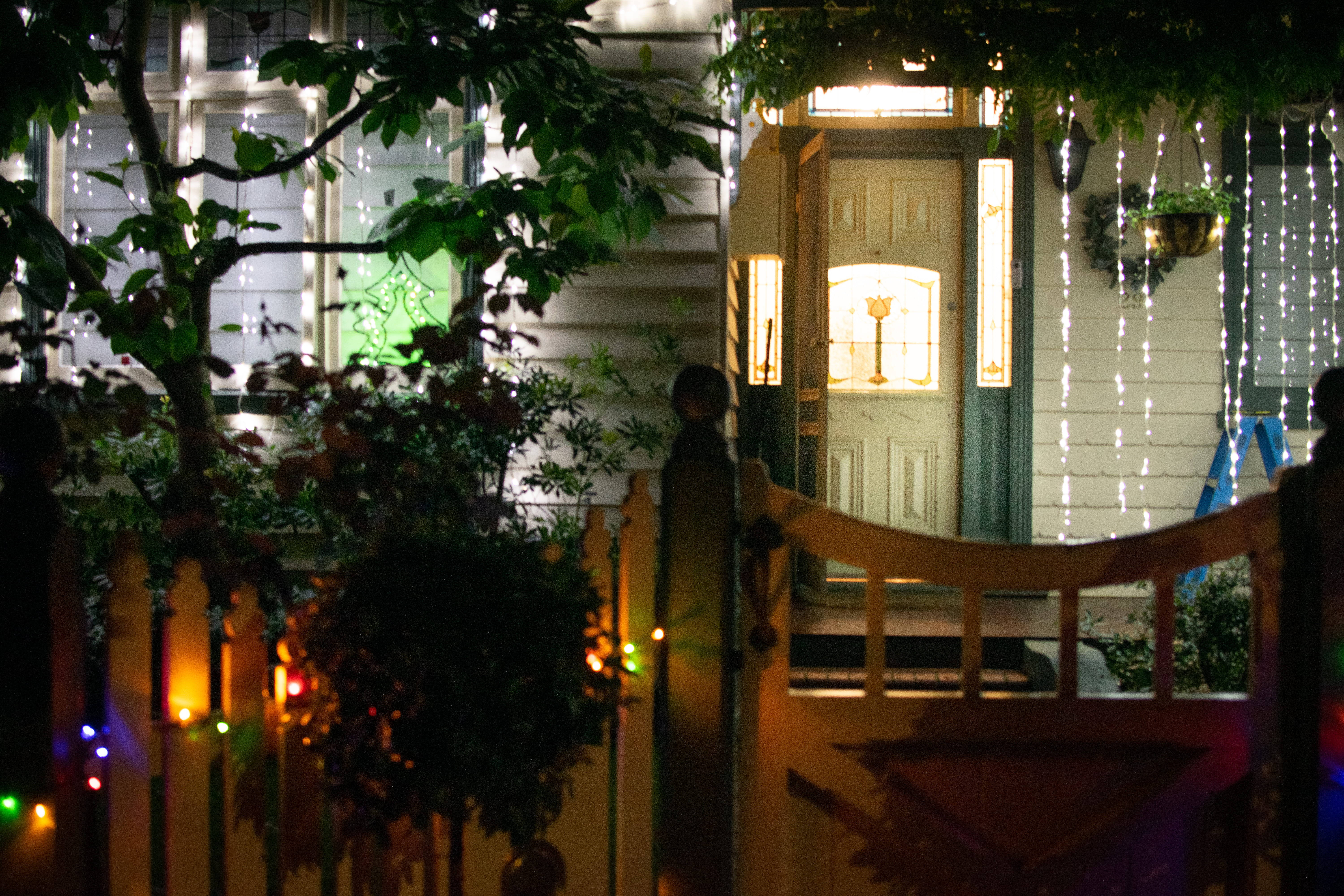 Australian Christmas, house entrance, string lights, 5K Desktop Wallpaper
